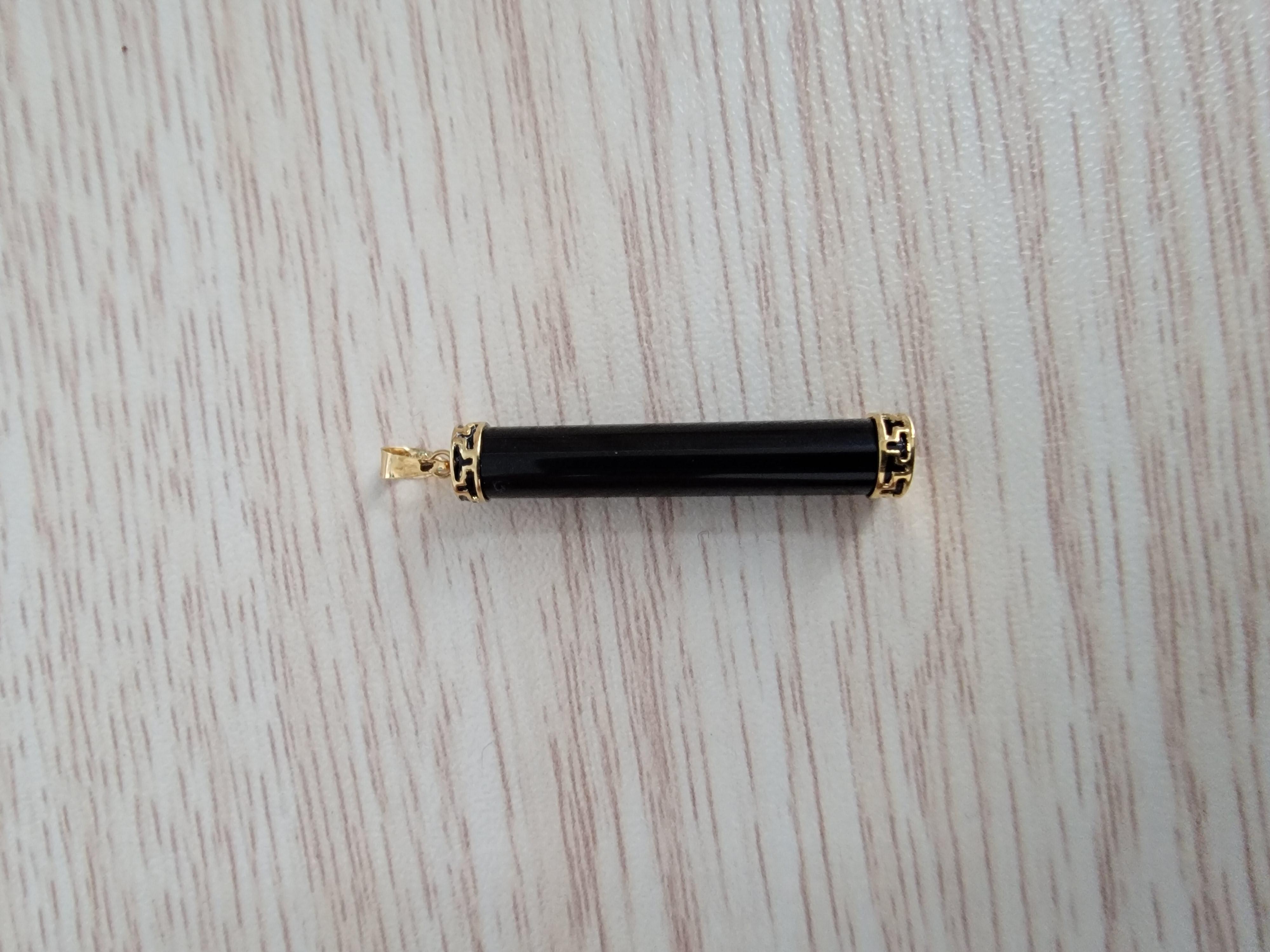 Women's or Men's Round Cylindric Pillar Black Onyx Pendant (With Solid 14K Yellow Gold) For Sale