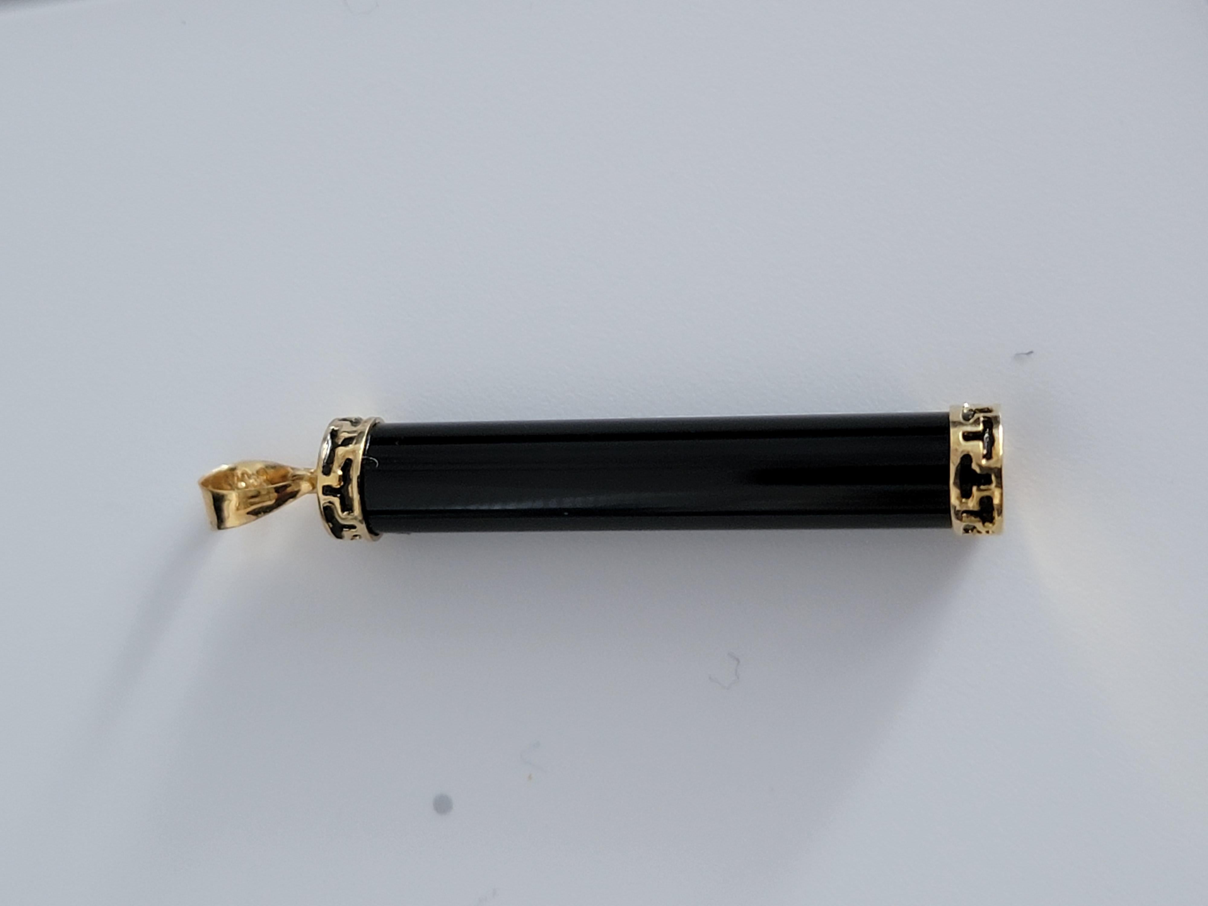 Round Cylindric Pillar Black Onyx Pendant (With Solid 14K Yellow Gold) For Sale 1