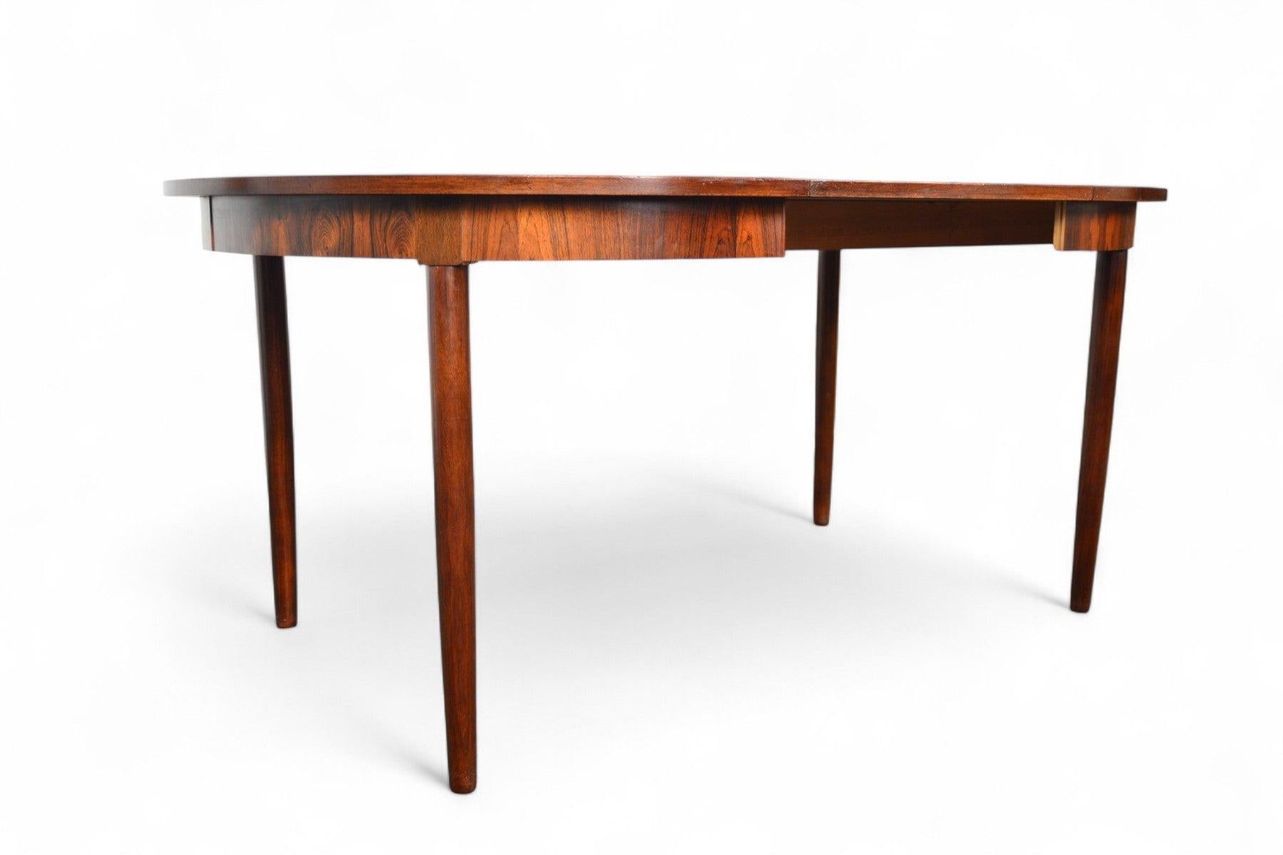Round Danish Modern Expandable Rosewood Dining Table With One Leaf For Sale 4
