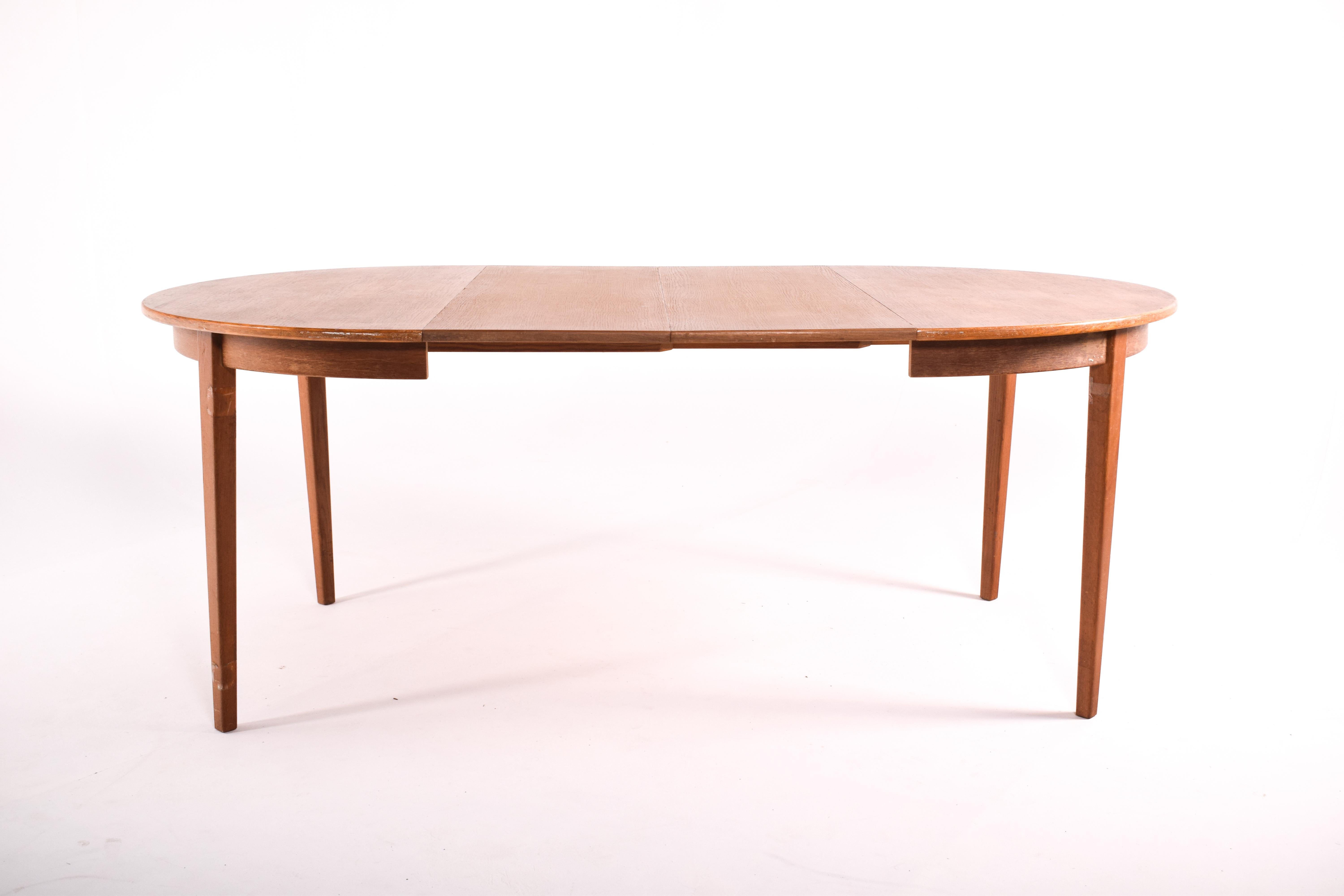 Round Danish Oak Extendable Dining Table, 1960s 1