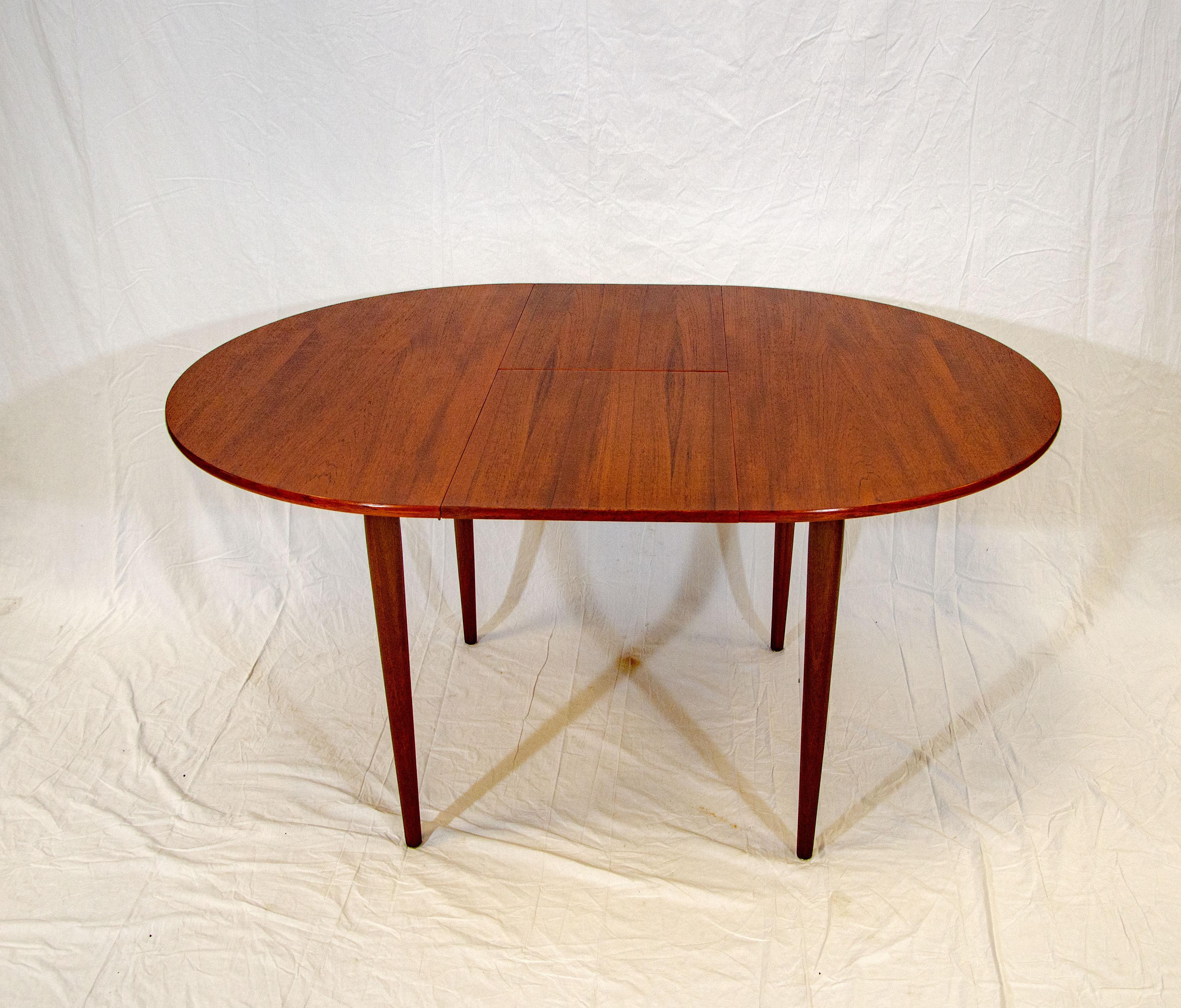butterfly leaf round table