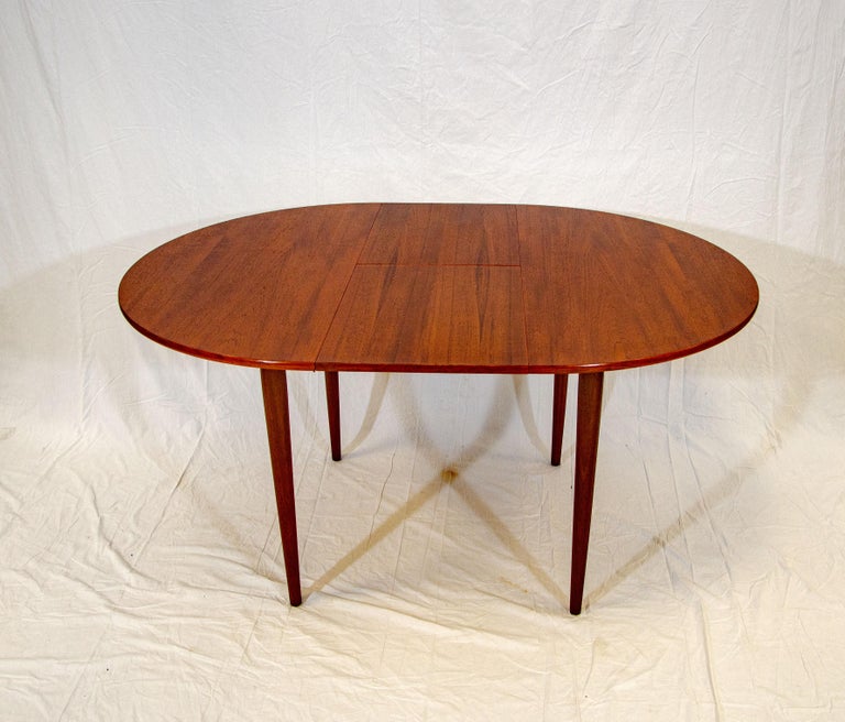 Round Danish Teak Dining Table with Butterfly Leaf In Good Condition For Sale In Crockett, CA