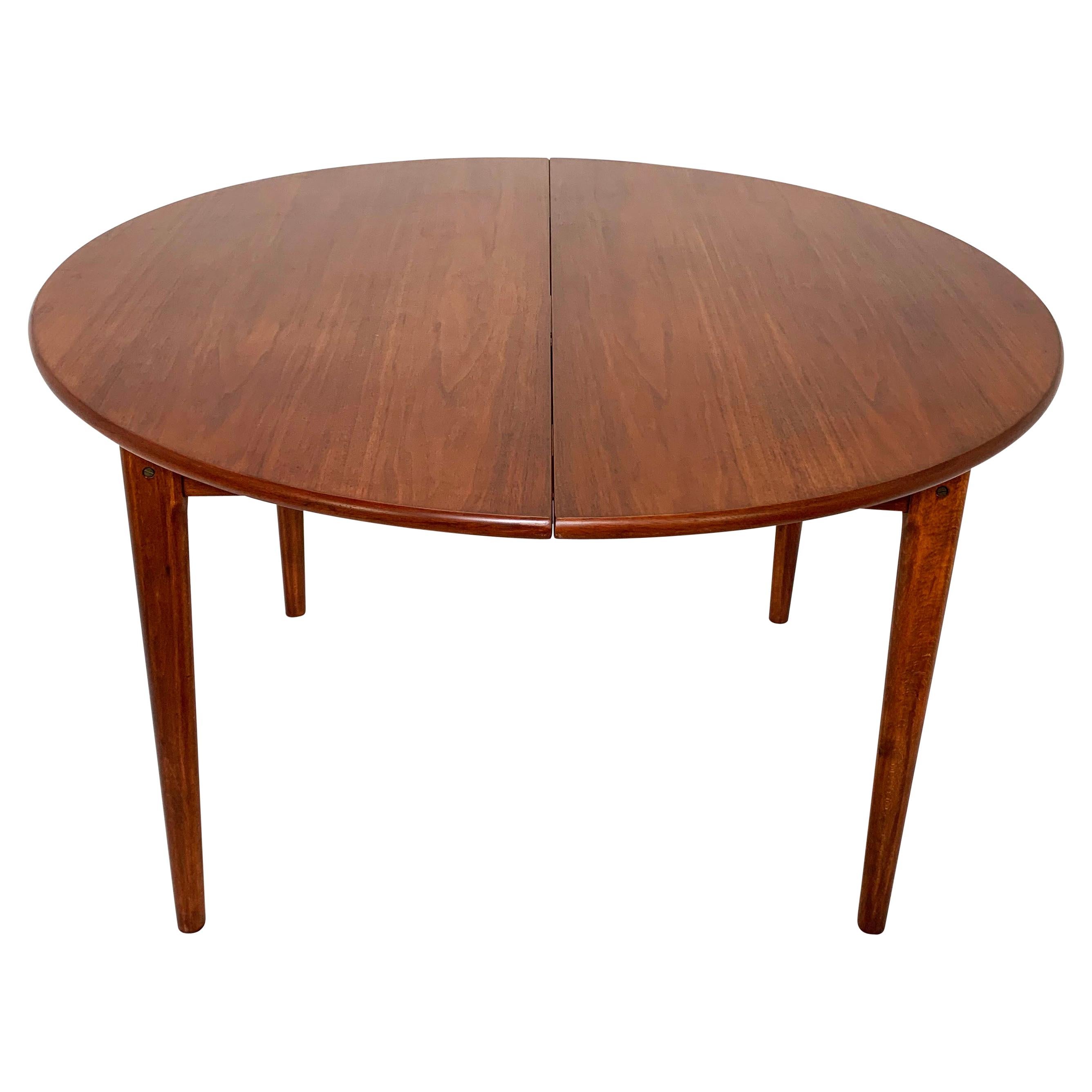Round Danish Teak Dining Table with Two Leaves, circa 1960s