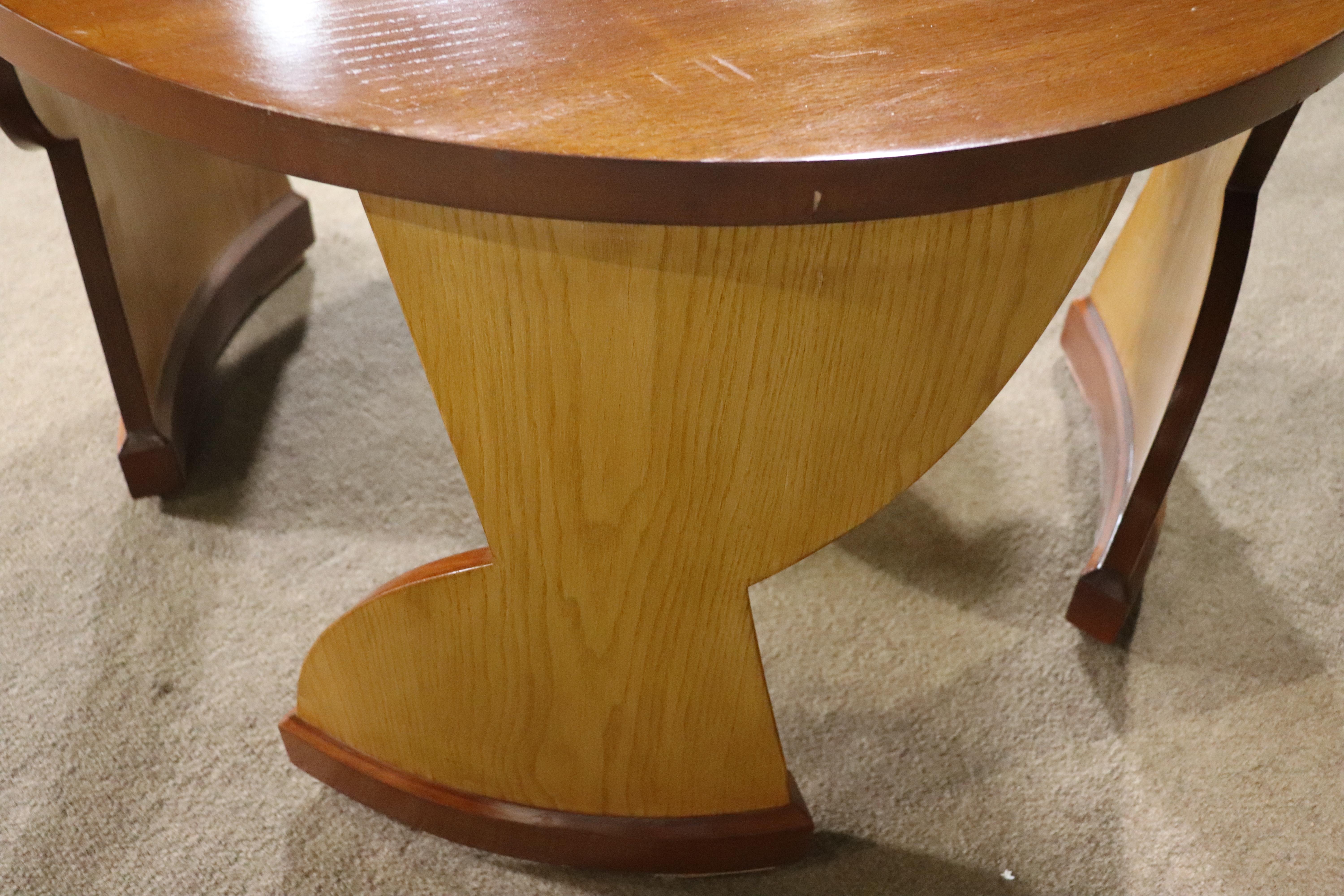 Table basse ronde de style déco en vente 1