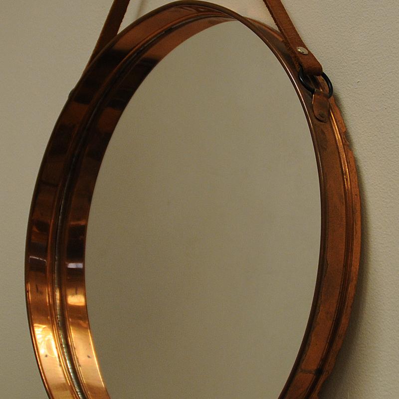 Round Decorative Mirror with Copper Frame 38 CmD - Scandinavian 1