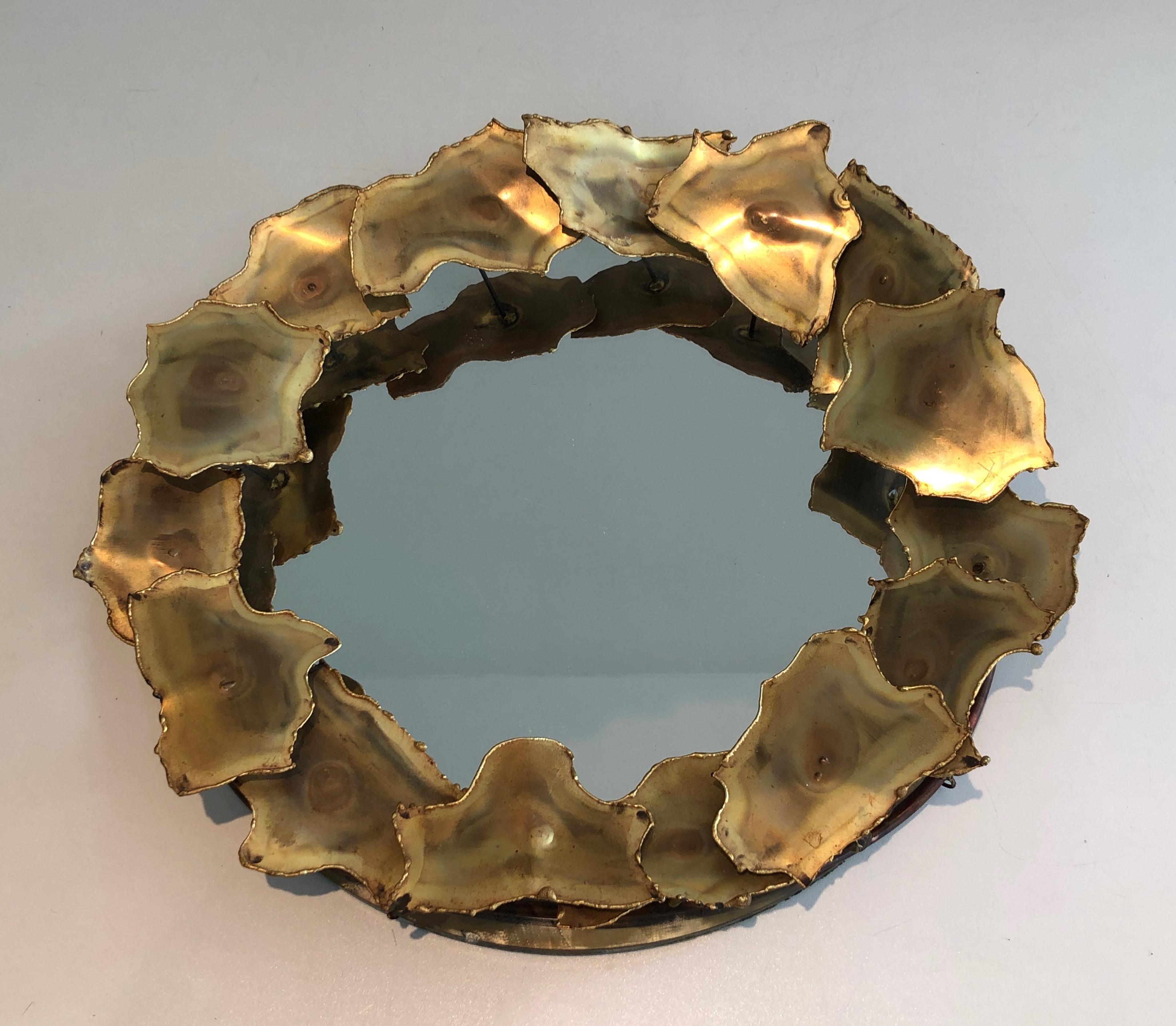 Round Design Mirror Made of Stylish Brass Leaves, French Work, circa 1970 5