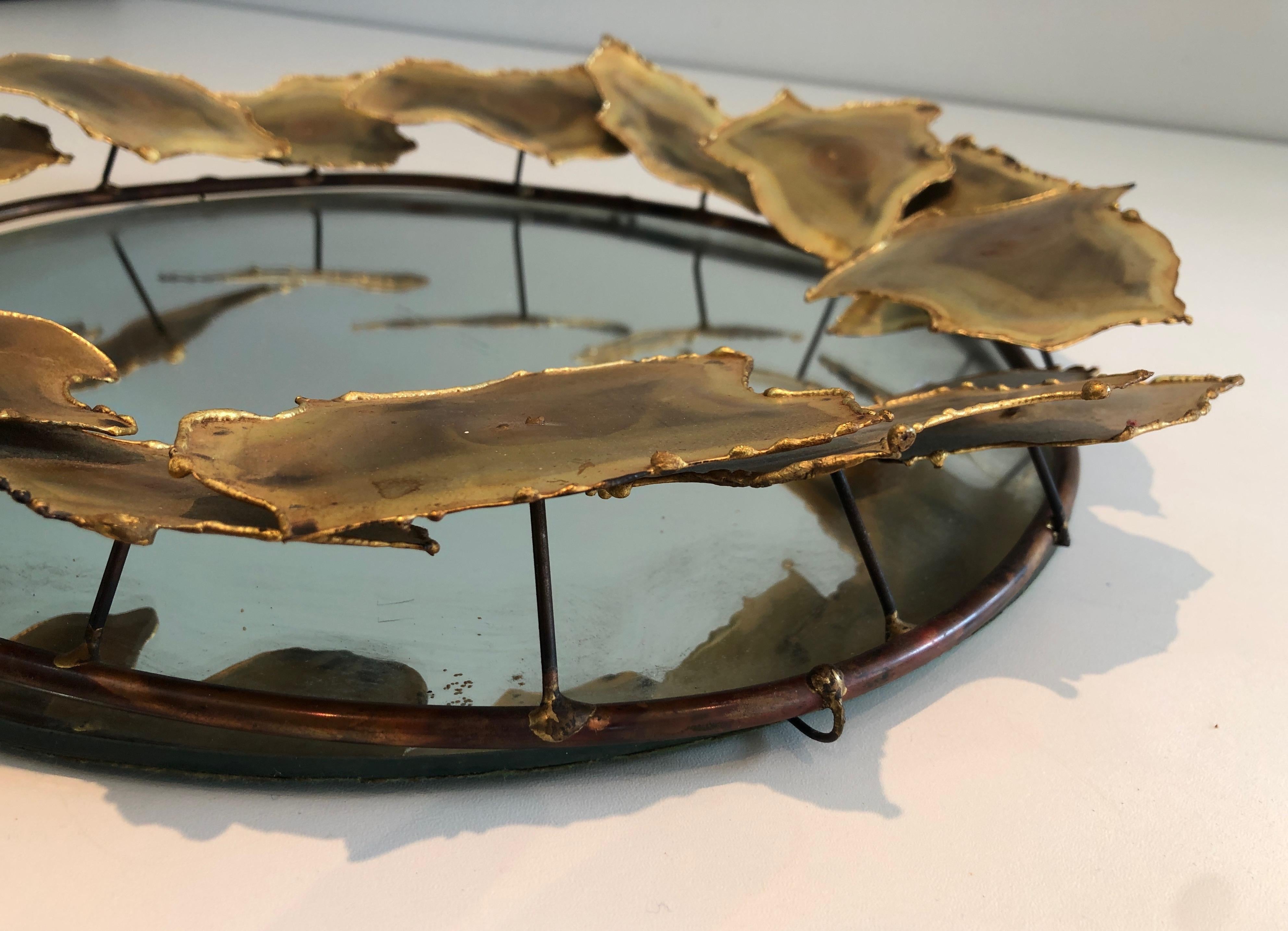 Round Design Mirror Made of Stylish Brass Leaves, French Work, circa 1970 8