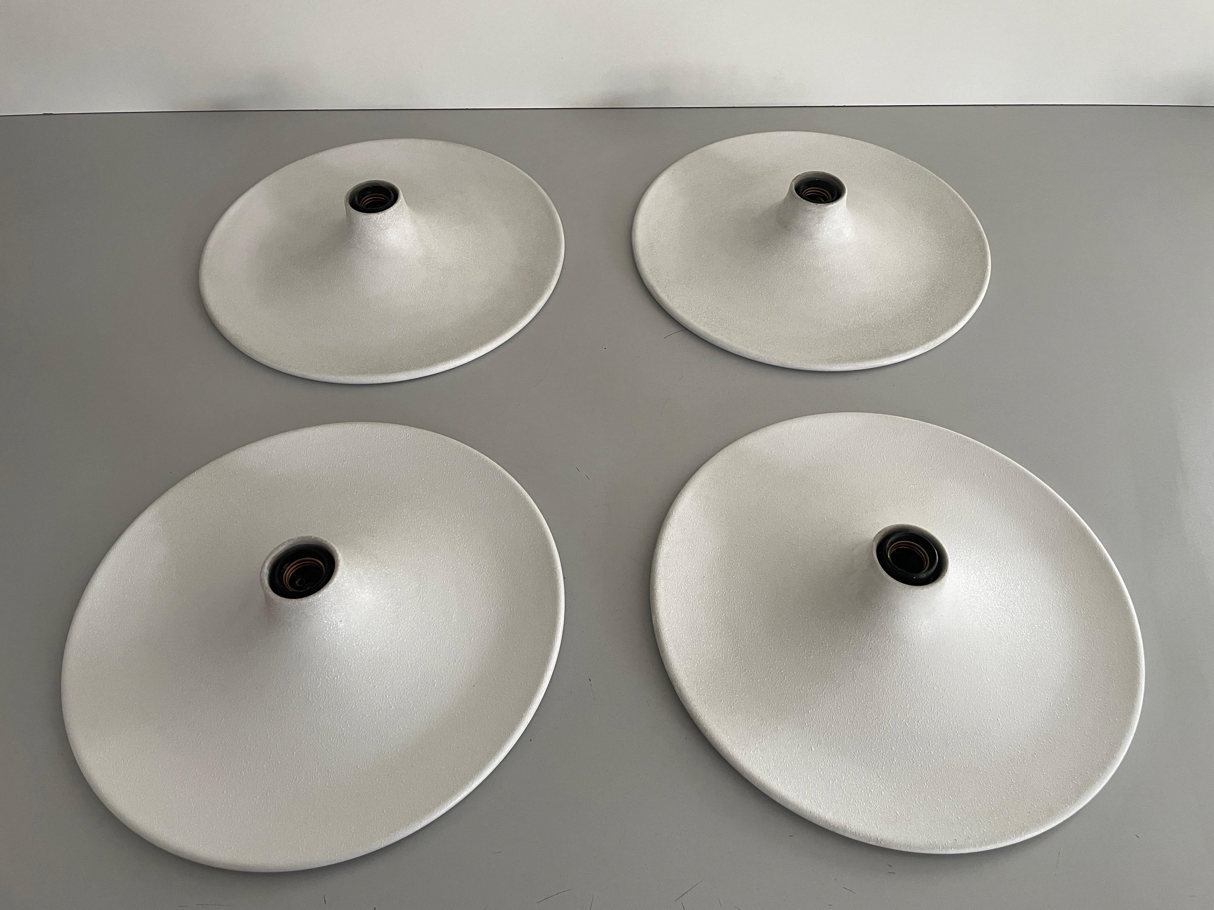 Round Design Weiße Wand- oder Deckenleuchte, 1960er Jahre, Italien im Angebot 8