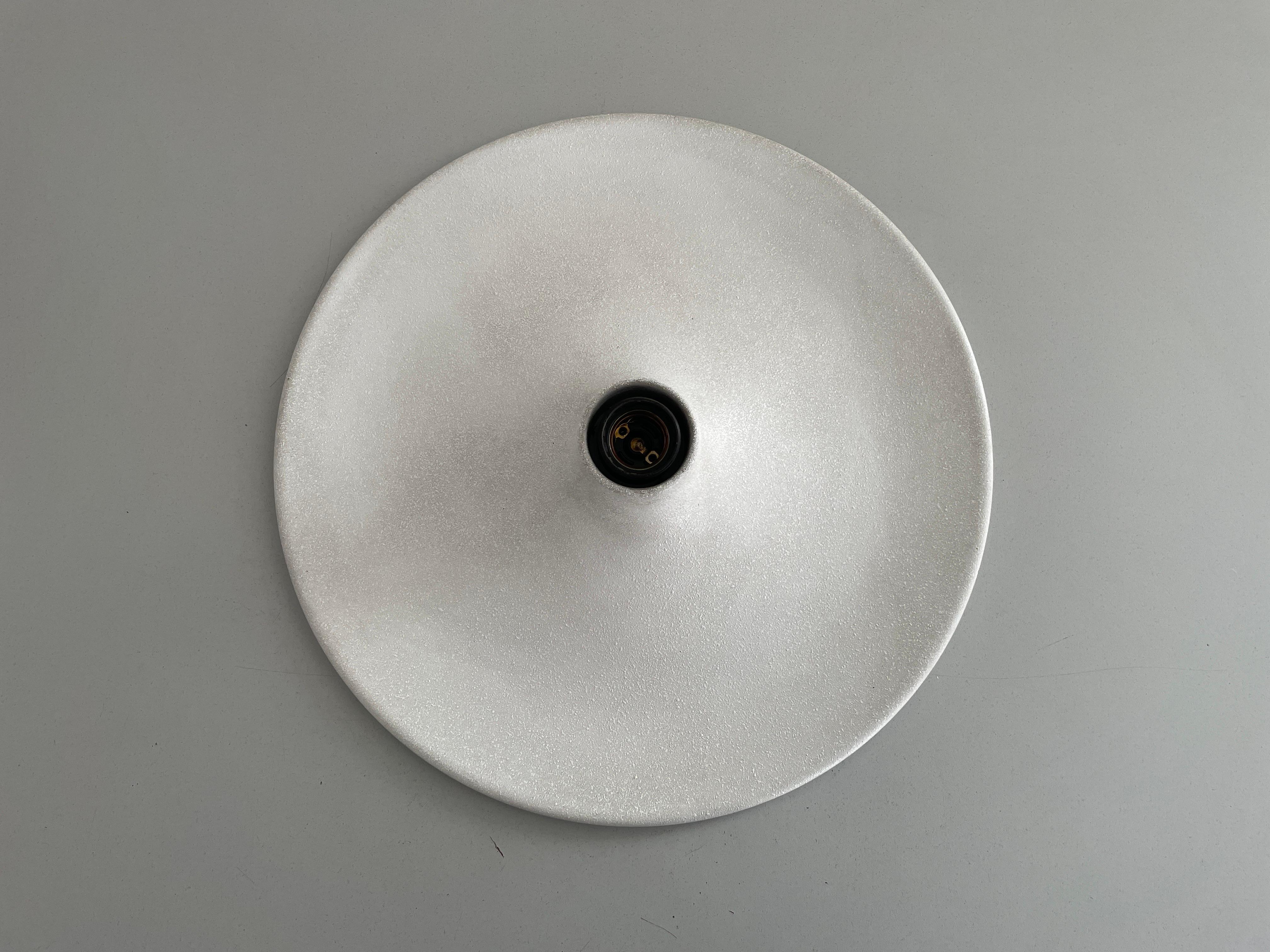Round Design Weiße Wand- oder Deckenleuchte, 1960er Jahre, Italien (Italienisch) im Angebot