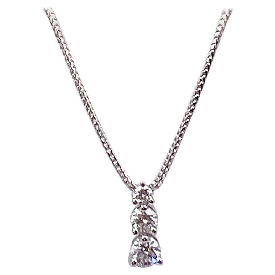 Round Diamond 0.90 Carat Three-Stone Graduating Pendant Necklace 18 Karat Gold
