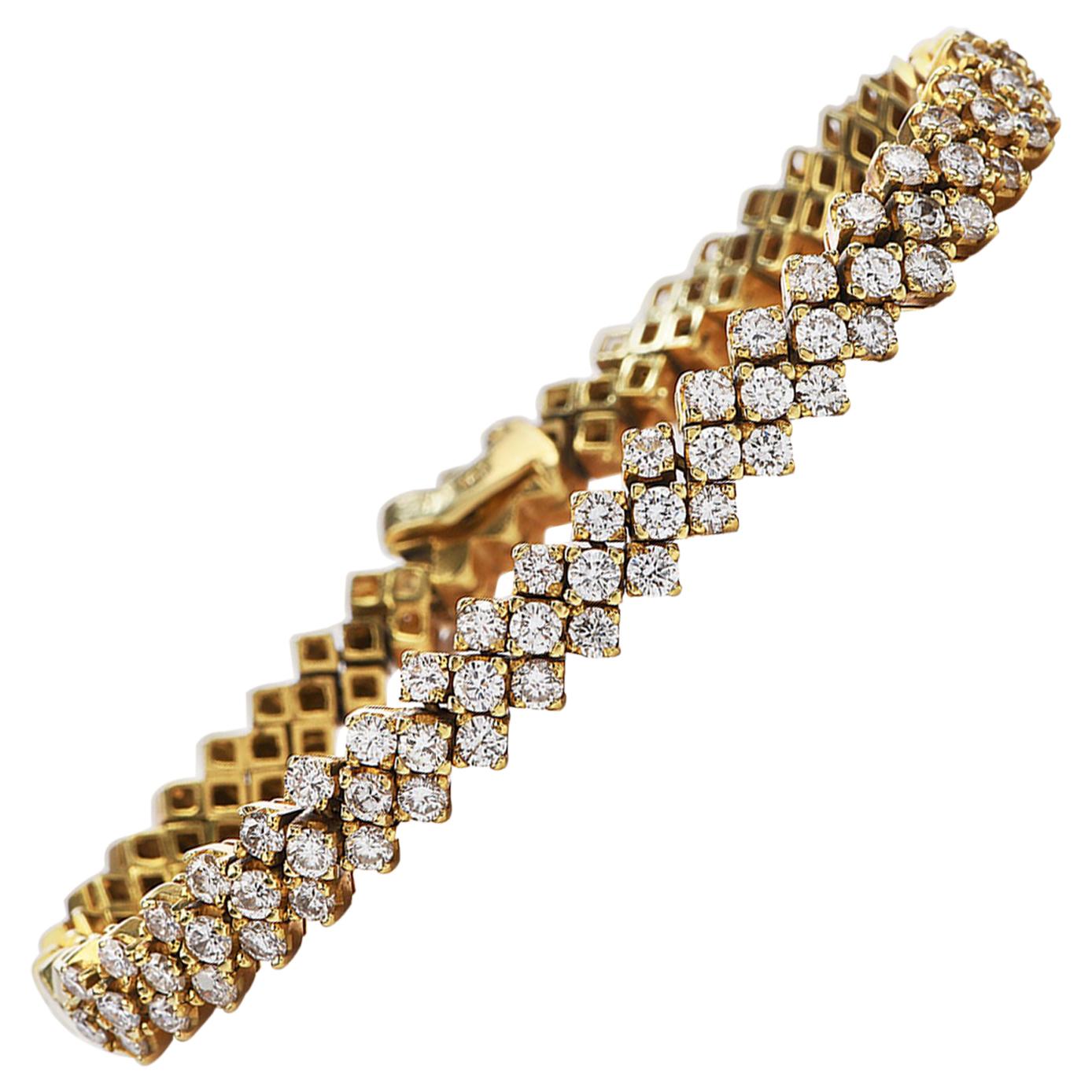 Round Diamond 18 Karat Gold Flexible Polished Link 1980s Bracelet