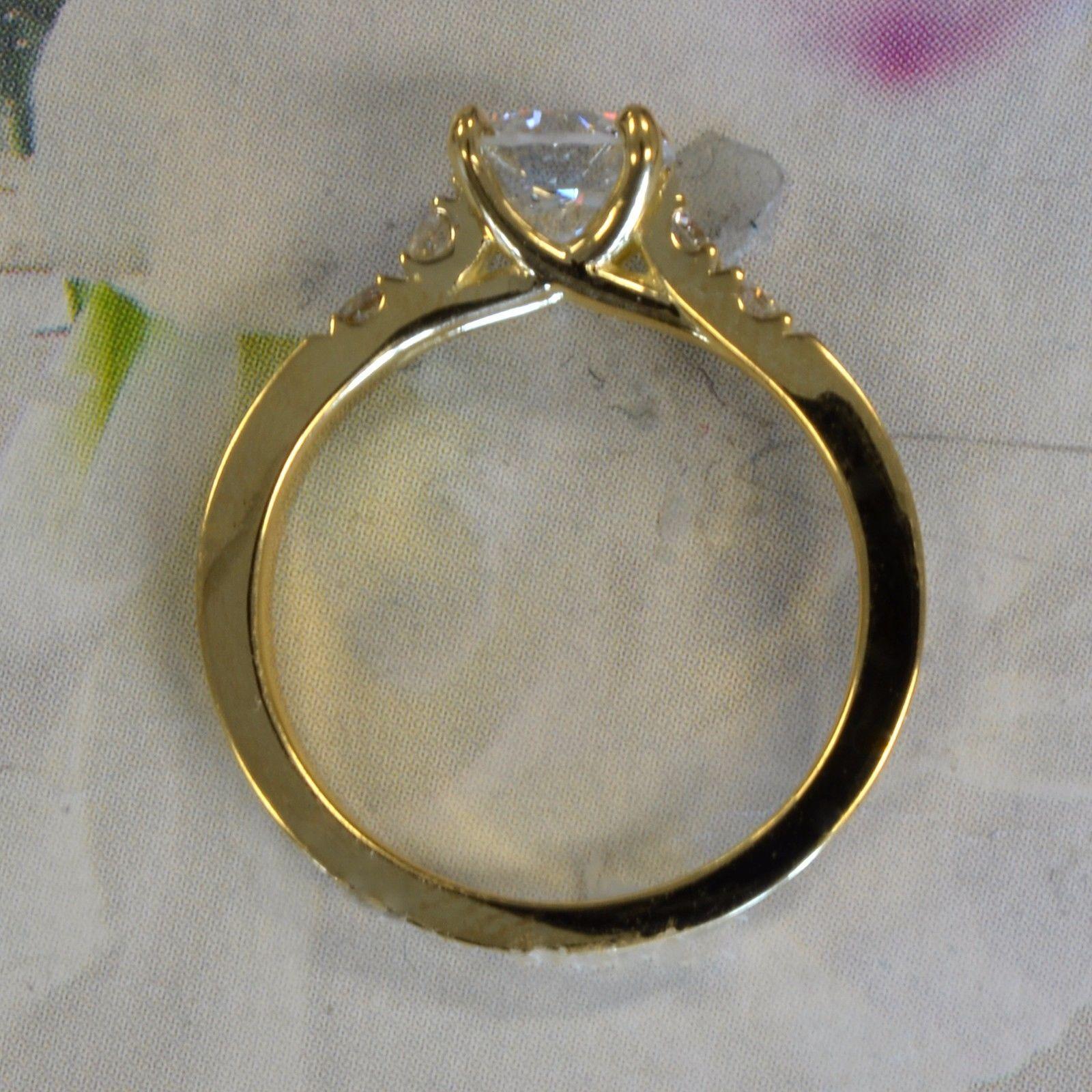 Round Cut Round Diamond 18 Karat Yellow Ring 1.00 Carat Center with Side Diamonds For Sale