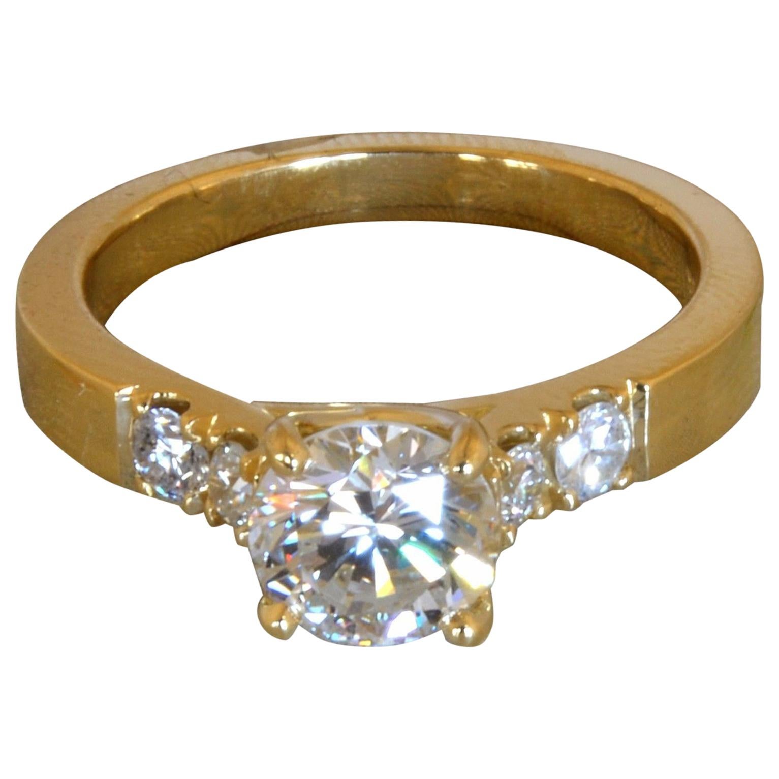 Round Diamond 18 Karat Yellow Ring 1.00 Carat Center with Side Diamonds For Sale