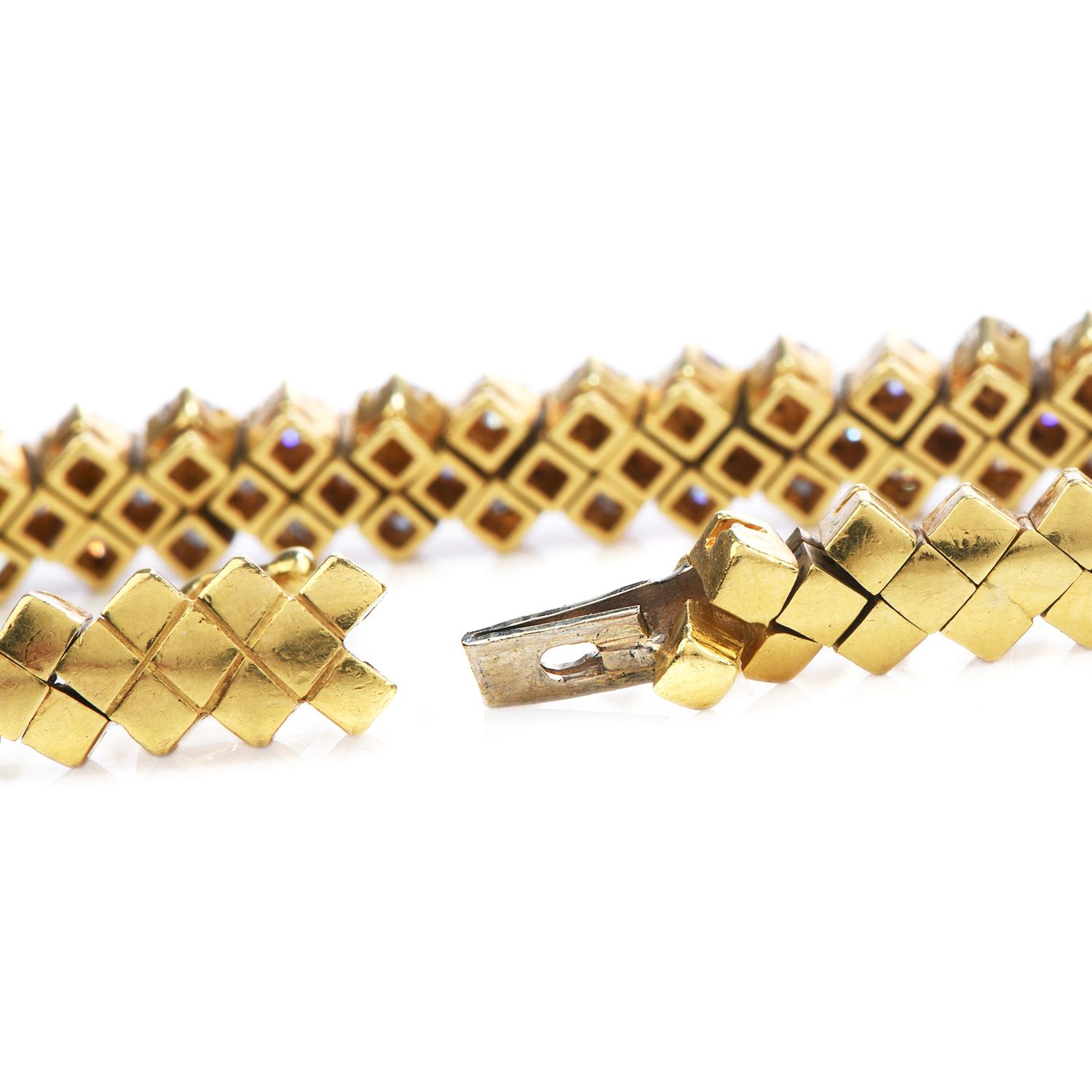 Modern Round Diamond 18 Karat Gold Flexible Polished Link 1980s Bracelet