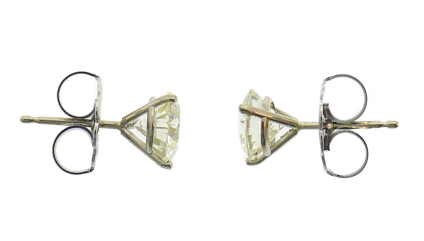 Women's or Men's Round Diamond 18k White Gold Stud Earrings