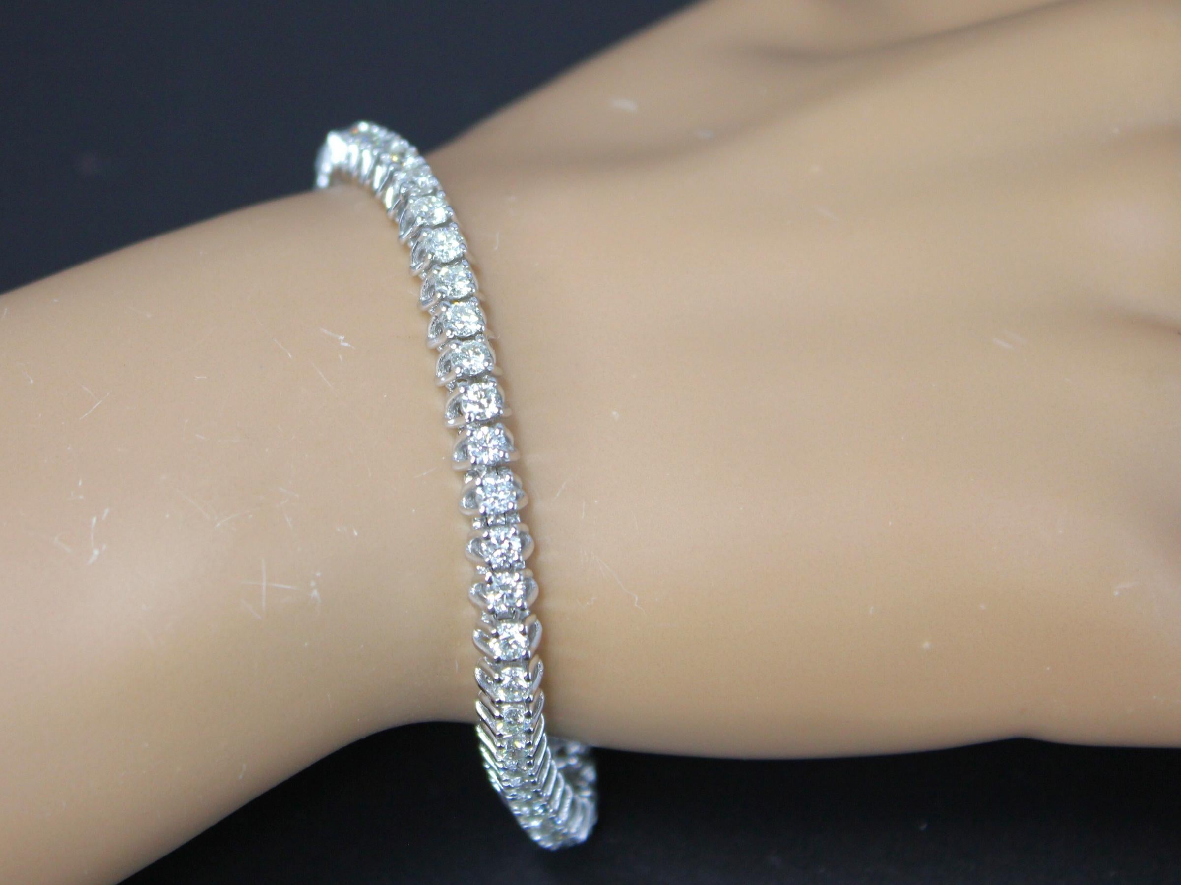 Round Diamond 6 Carat Tennis Line Classic Fashion 14 Karat White Gold Bracelet For Sale 2