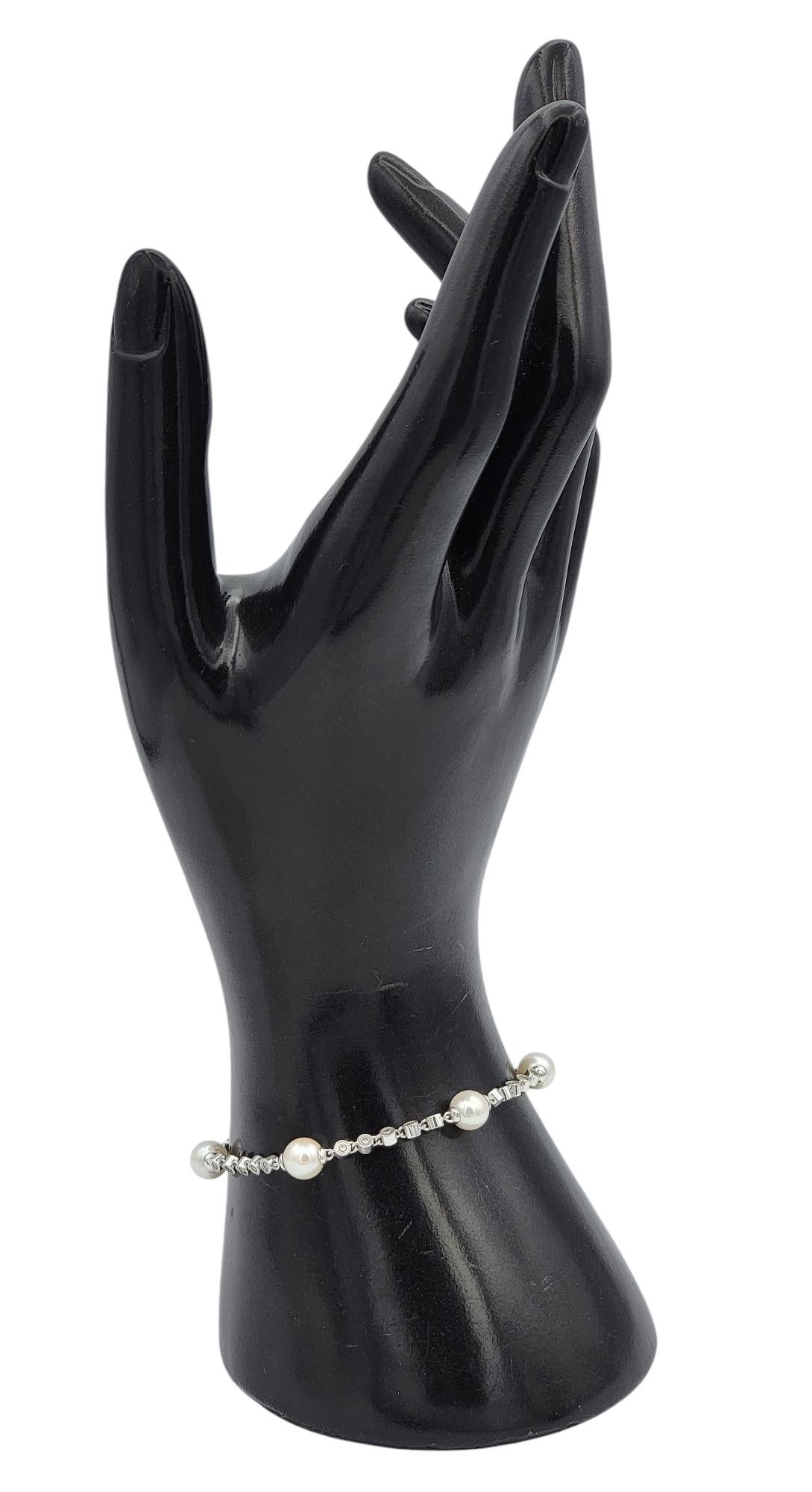 Round Diamond and Akoya Pearl Milgrain Station Bracelet in 18 Karat White Gold For Sale 4