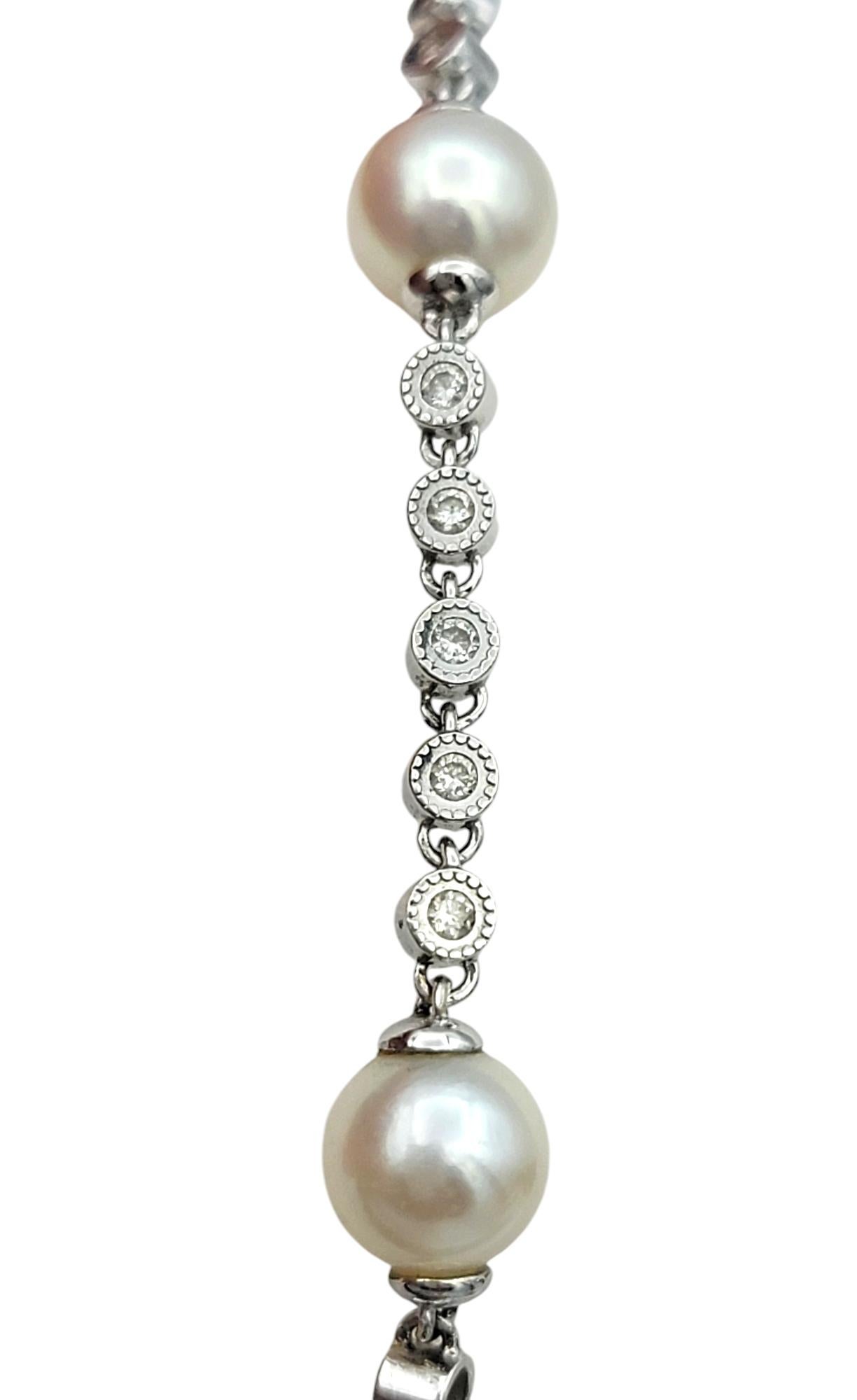 Round Diamond and Akoya Pearl Milgrain Station Bracelet in 18 Karat White Gold In Good Condition For Sale In Scottsdale, AZ