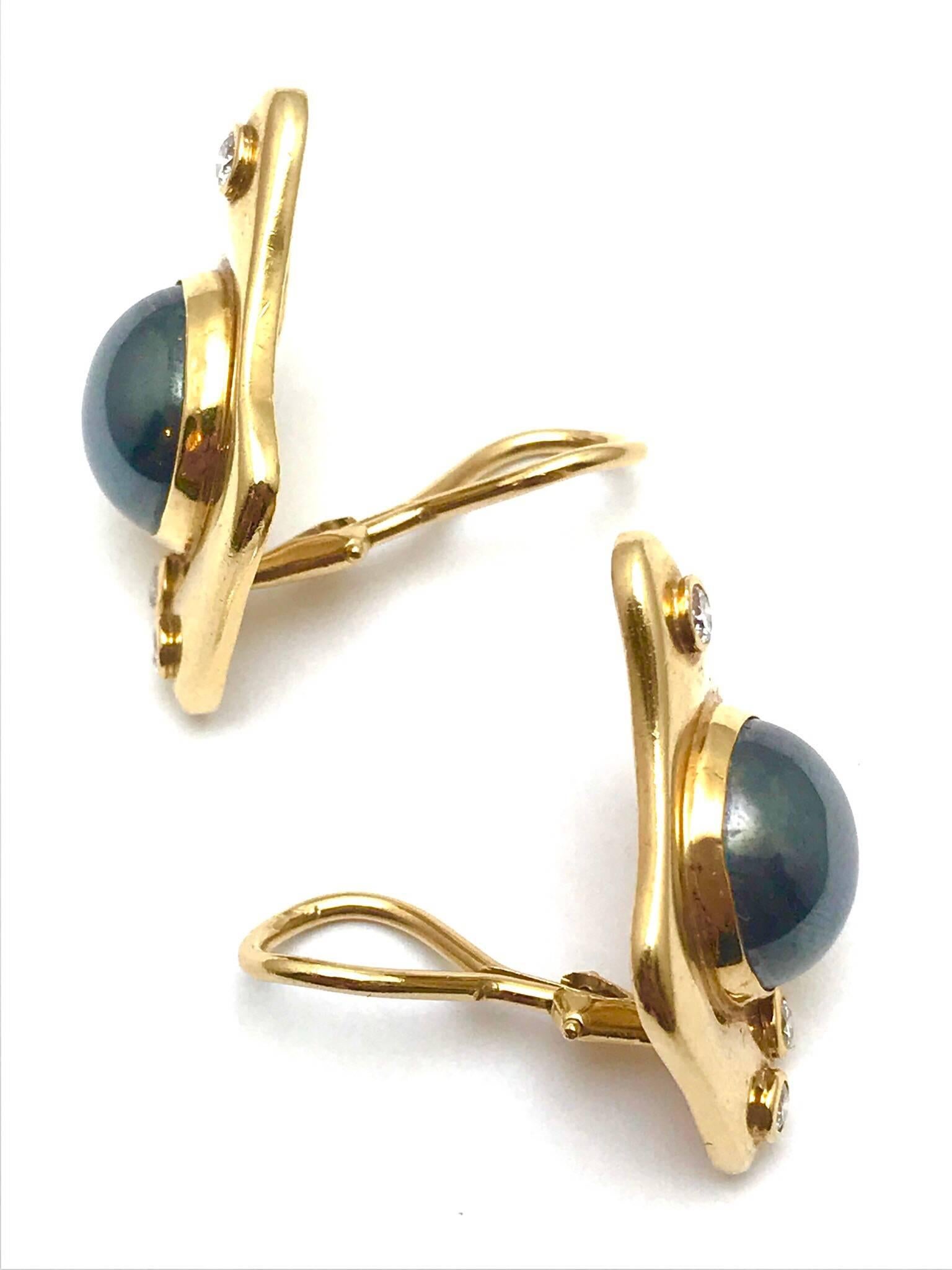 Retro Round Diamond and Cabochon Hematite Free-Form Yellow Gold Clip Earrings