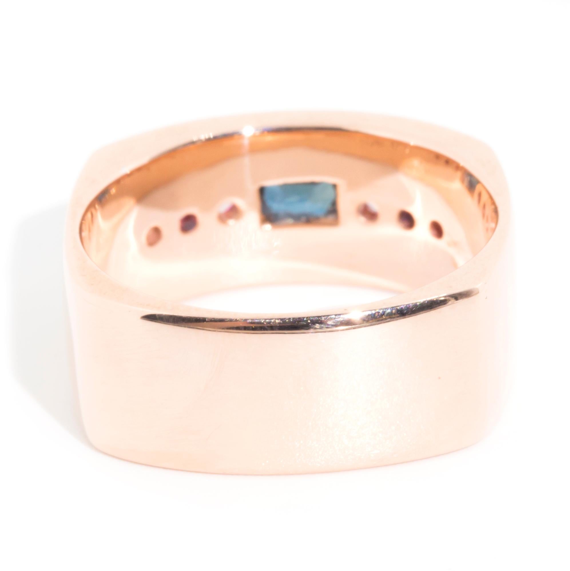 Round Diamond and Deep Blue Sapphire Men's Vintage Ring in 9 Carat Rose Gold 2