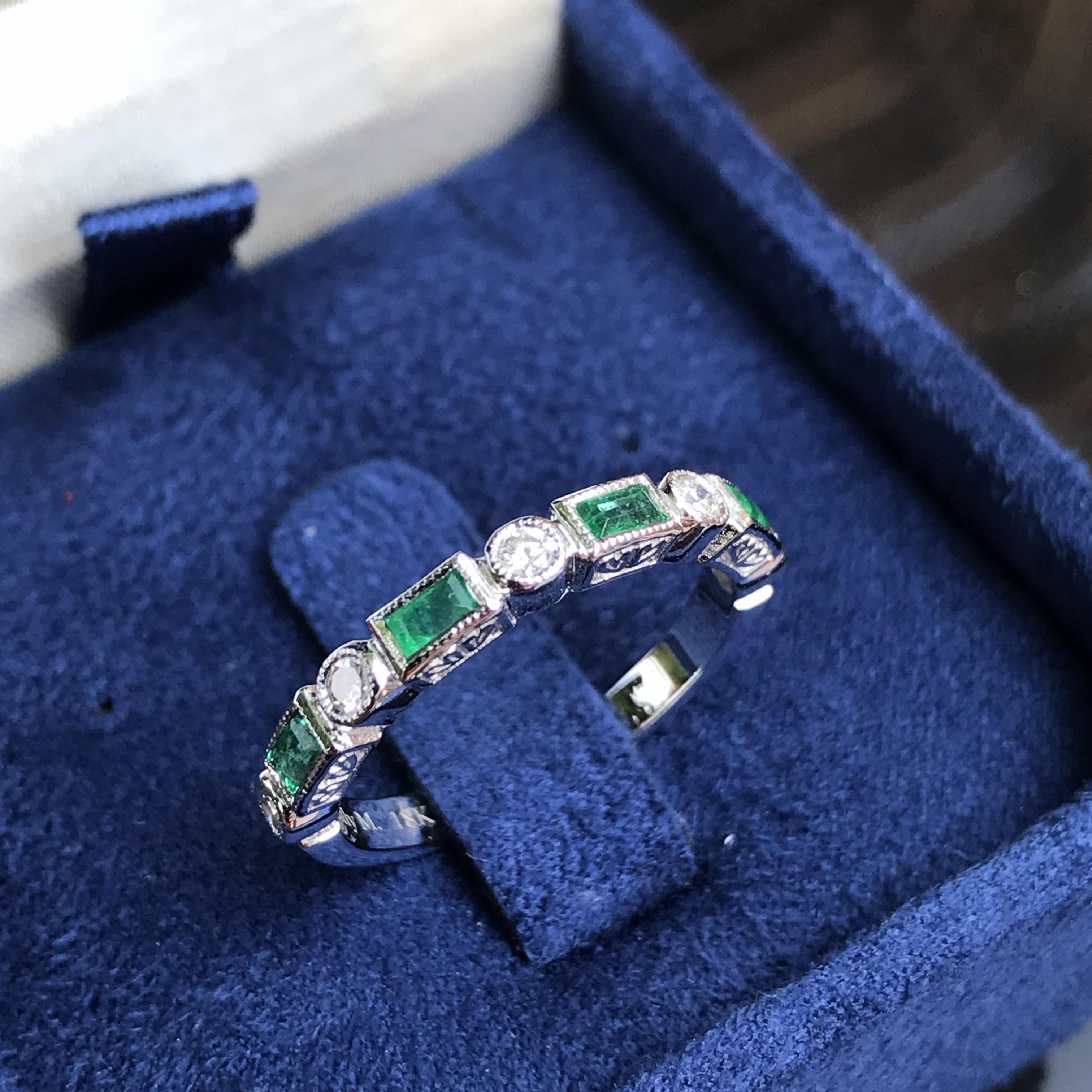 Round Cut Round Diamond and Emerald Half Eternity Band Ring in 14K White Gold For Sale