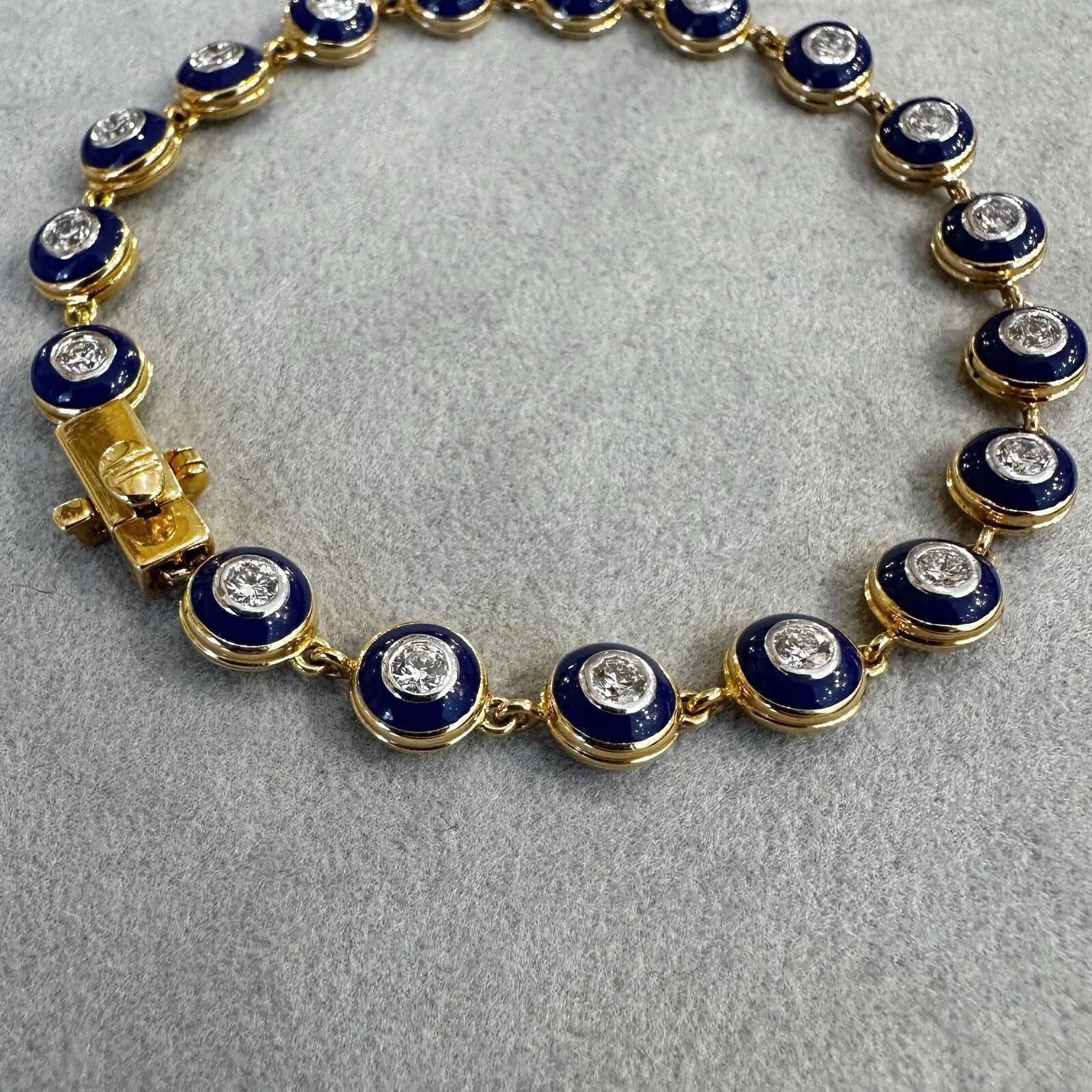 Bracelet ligne rond en or blanc et jaune avec diamants et émail Excellent état - En vente à La Jolla, CA