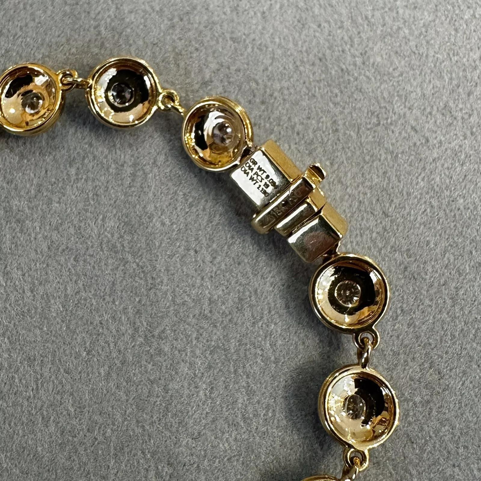 Bracelet ligne rond en or blanc et jaune avec diamants et émail en vente 1