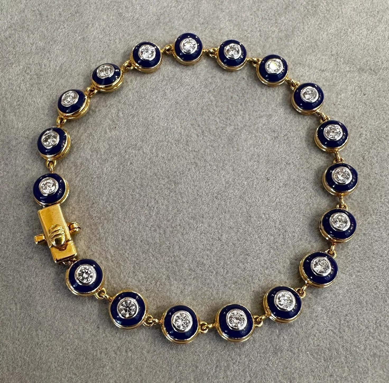 Bracelet ligne rond en or blanc et jaune avec diamants et émail en vente 3