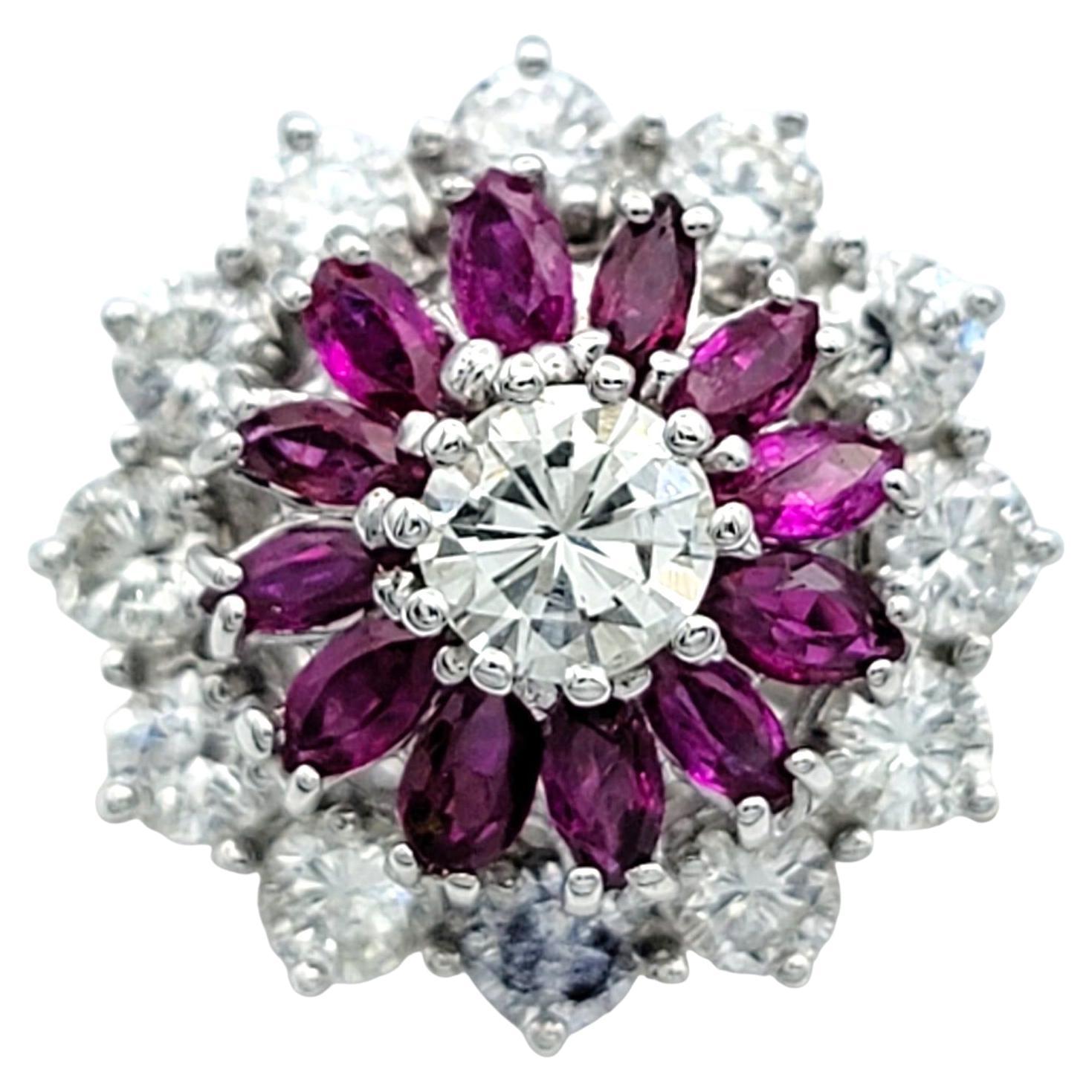 Kuppelring mit rundem Diamant und Rubin im Marquiseschliff aus 18 Karat Weißgold