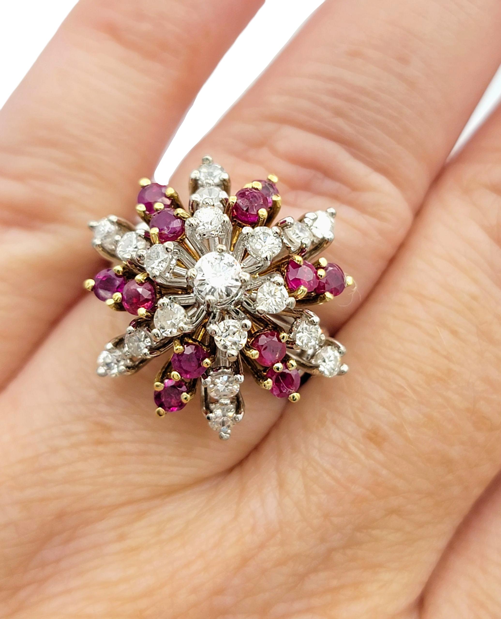 Anello da cocktail con diamanti rotondi e rubini a profilo alto in oro 18 carati in vendita 4