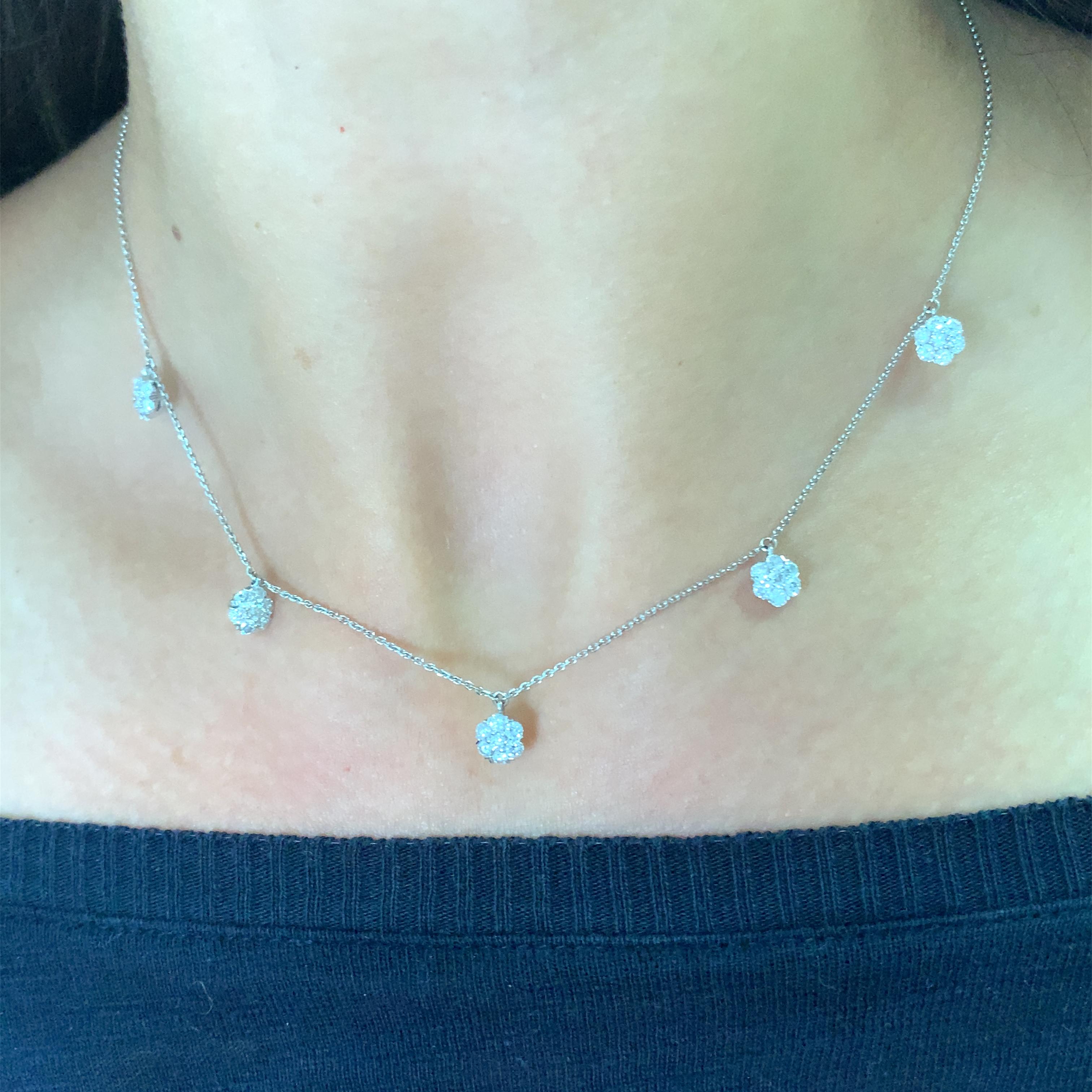 Taglio rotondo Collana con diamanti rotondi art déco a goccia in oro bianco 18 carati in vendita