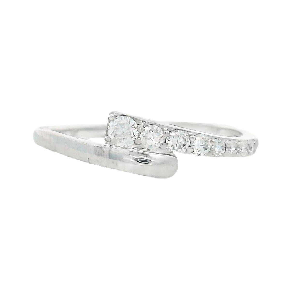 Round Diamond Band Ring with 0.20 Carat Total Weight in 14K White Gold Size 7