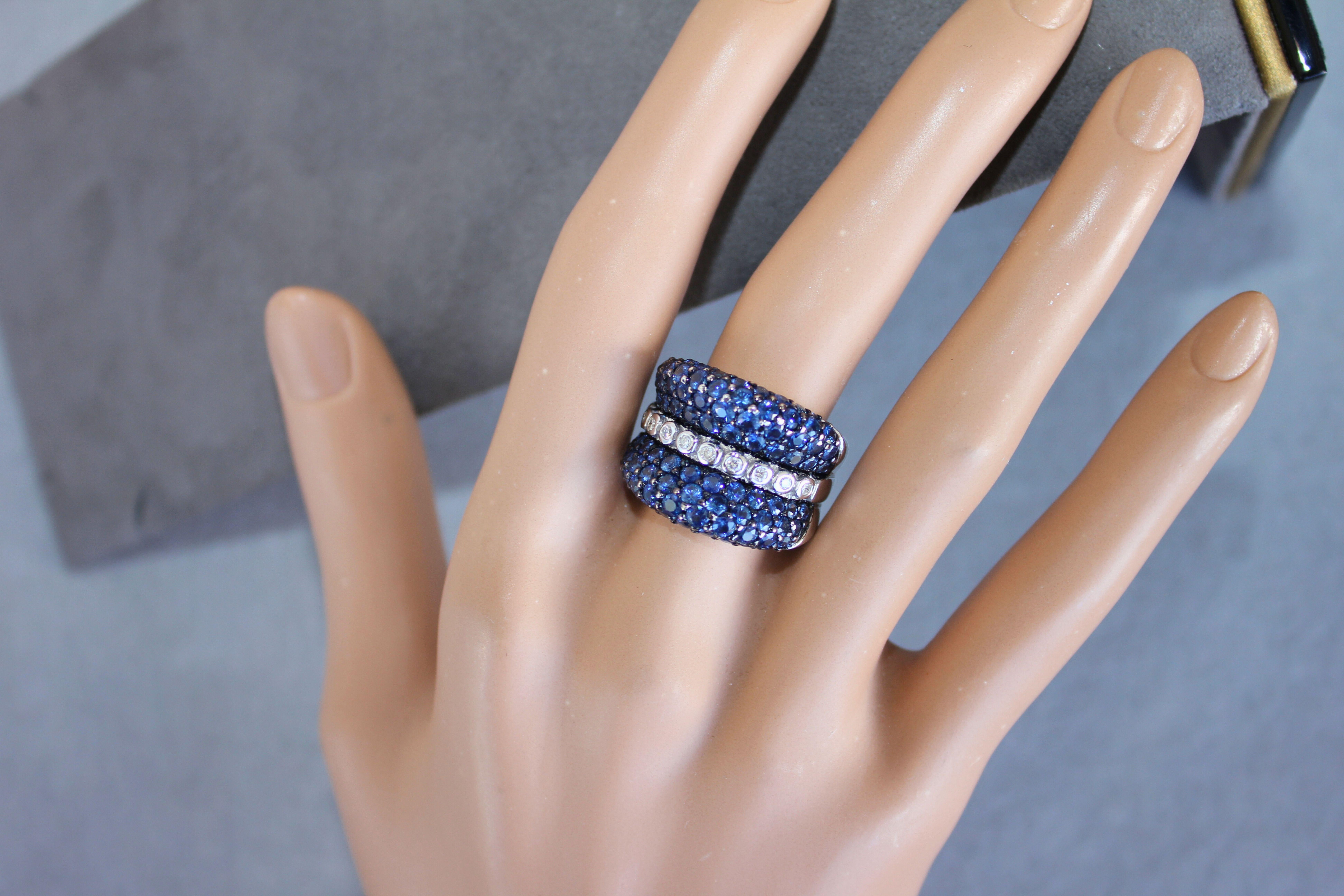 Round Diamond Bezel Set Blue Sapphire Pave Set 18 Karat White Gold Unique Ring For Sale 7