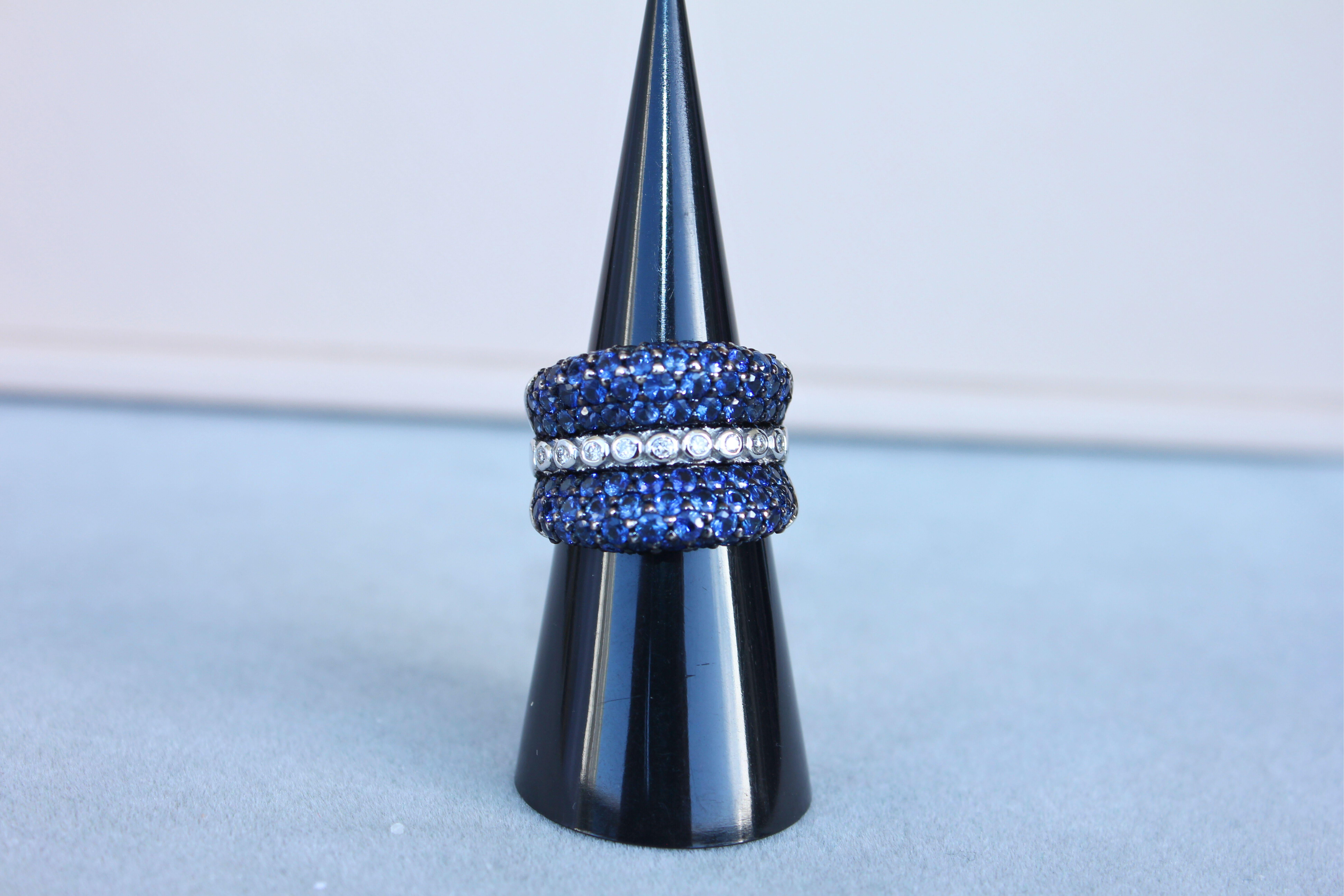 Round Diamond Bezel Set Blue Sapphire Pave Set 18 Karat White Gold Unique Ring For Sale 3