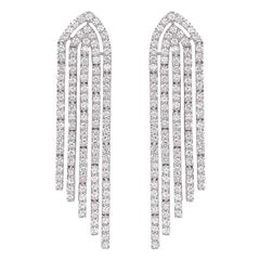 Round Diamond Chandelier Earrings 3.34 Carat in 14 KT Gold IGI Certified