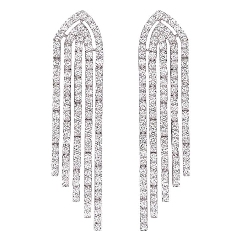 Round Diamond Chandelier Earrings 3.34 Carat in 18 KT Gold IGI Certified
