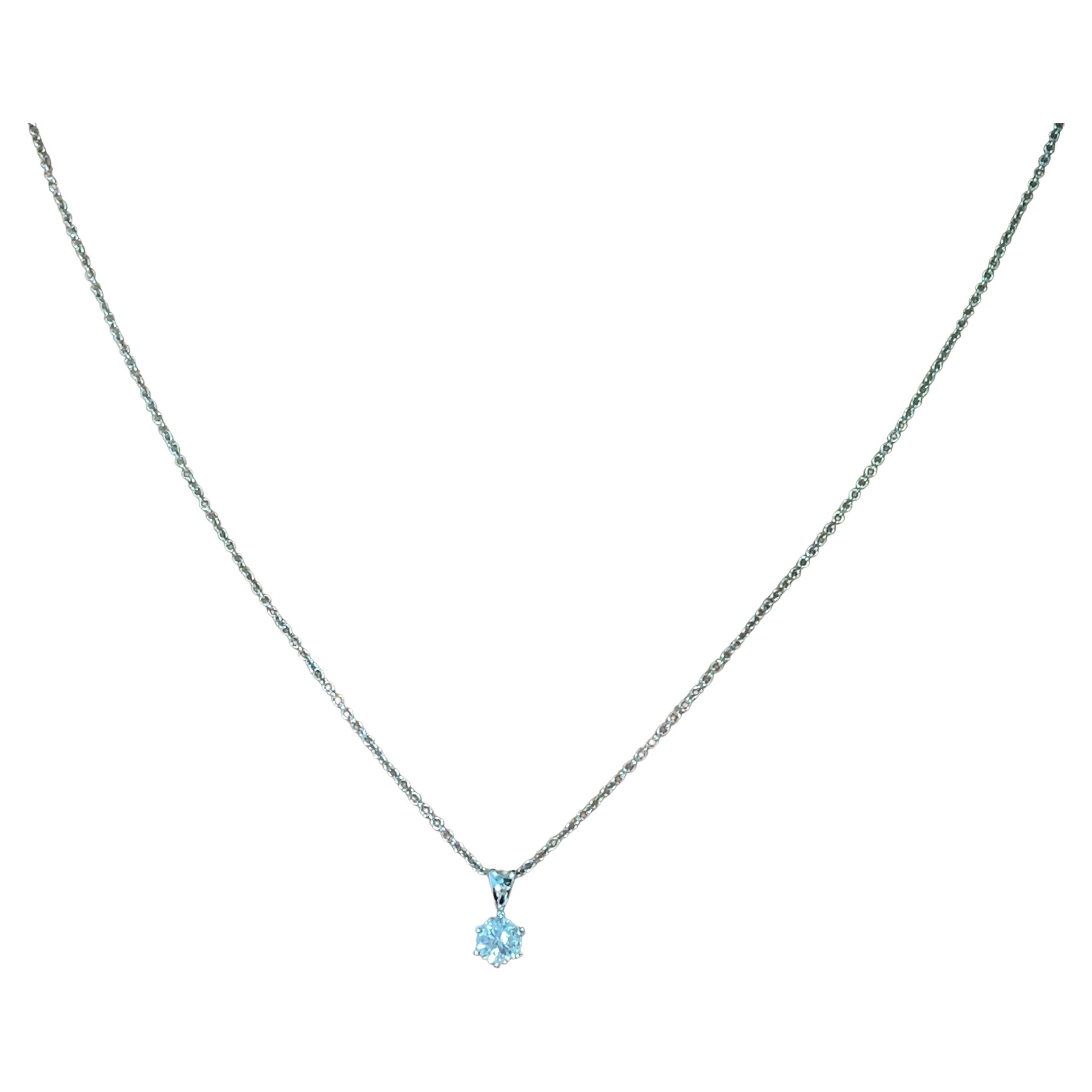 Collar colgante solitario clásico diamante redondo oro blanco 18k