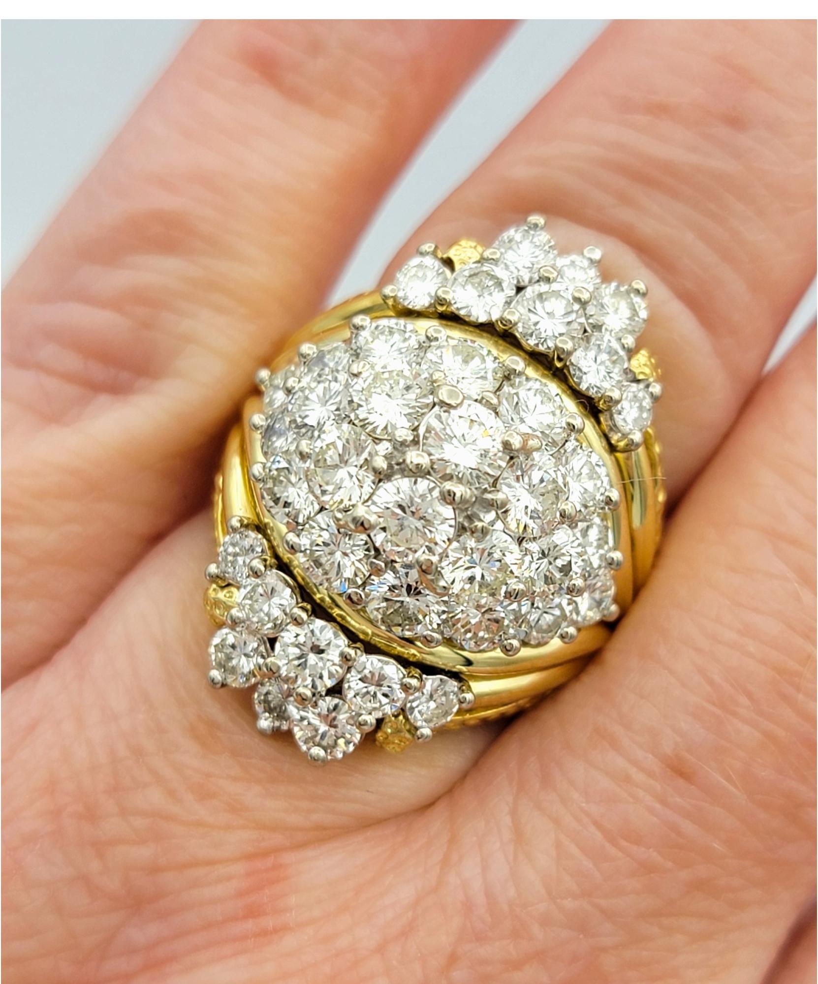 Bague cocktail bombée en or jaune 18 carats avec grappe de diamants ronds, E-F / VS1-VS2 en vente 3