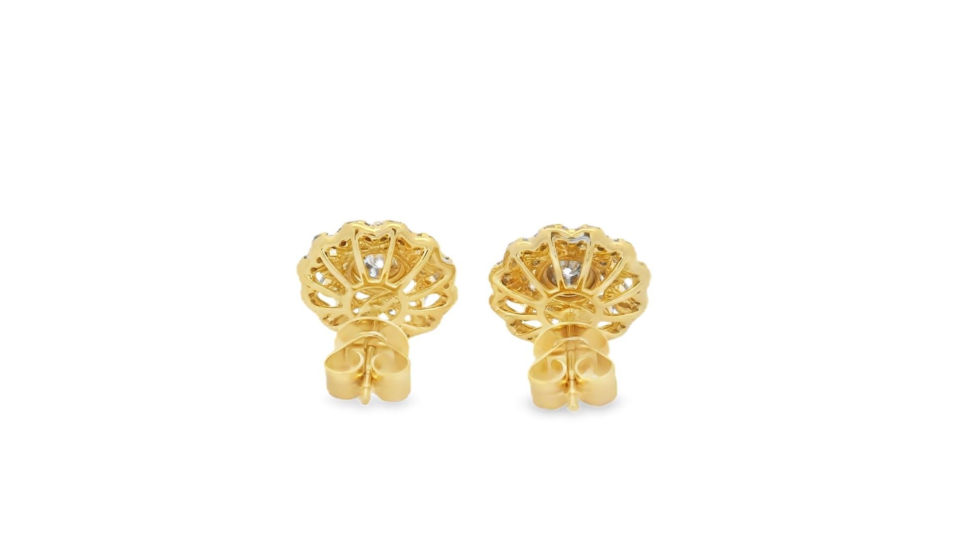 Contemporary Round Diamond Cluster Stud Earrings 1.70ct in 14K Yellow Gold For Sale