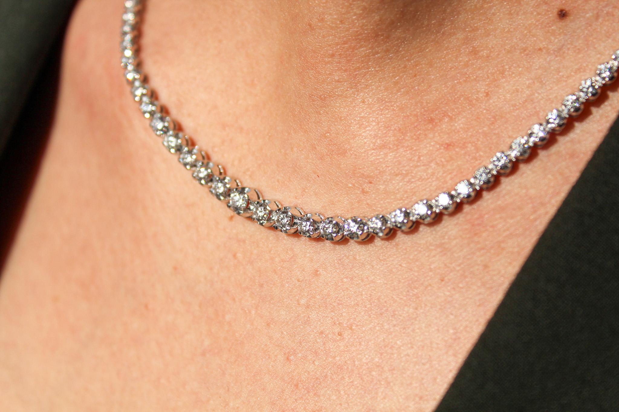 Feel like royalty with this Riviera or Rivière stunning necklace.  Set with flawless Round Diamonds in a prong setting to epitomize effortless glamour and easy sophistication. Perfect for any occasion or even just a regular day.  

Ethically Sourced