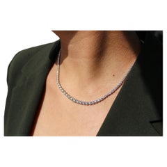 Collier à la mode Riviera en or 14 carats avec diamants ronds taille graduée