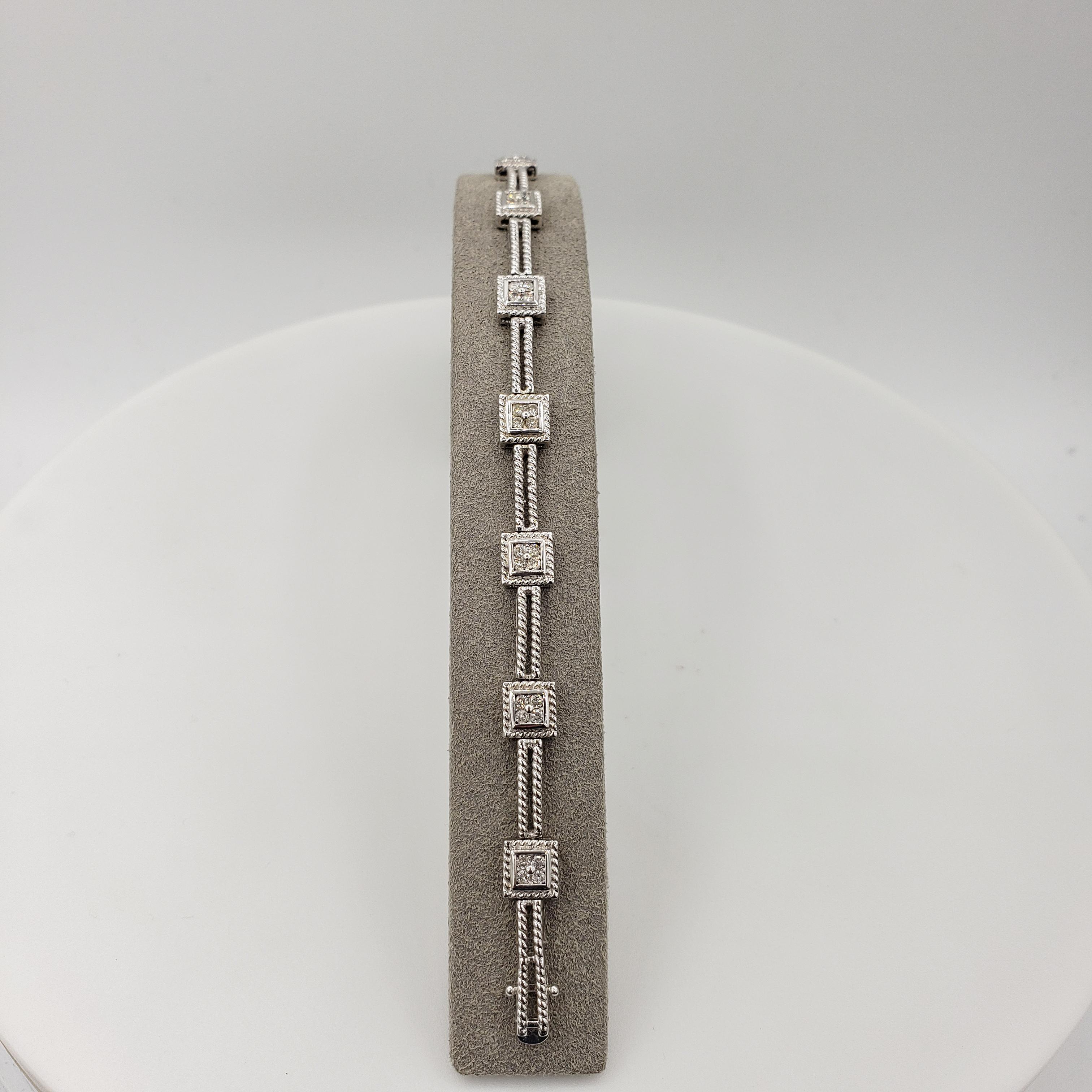 Bracelet à la mode à double rangée de diamants ronds brillants de 0,75 carat au total  Excellent état - En vente à New York, NY