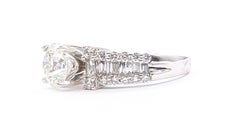 Anello di fidanzamento con diamante rotondo in oro bianco 18 carati