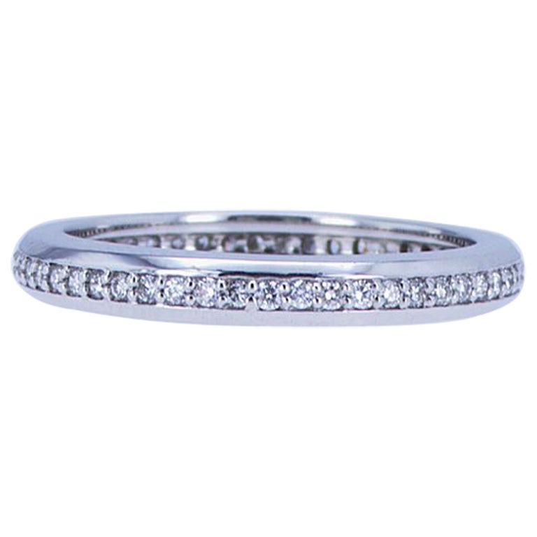 Eternity-Ring aus 18 Karat Weißgold mit rundem Diamanten