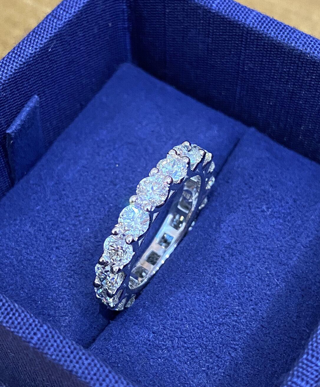 Round Diamond Eternity Band Ring 4.25 Carat Total Weight in 18k White Gold

Diamond Eternity Ring features 17 Round Brilliant cut Diamonds, averaging 0.25 carat each, individually prong set in a high polished 18k white gold setting.

Total diamond
