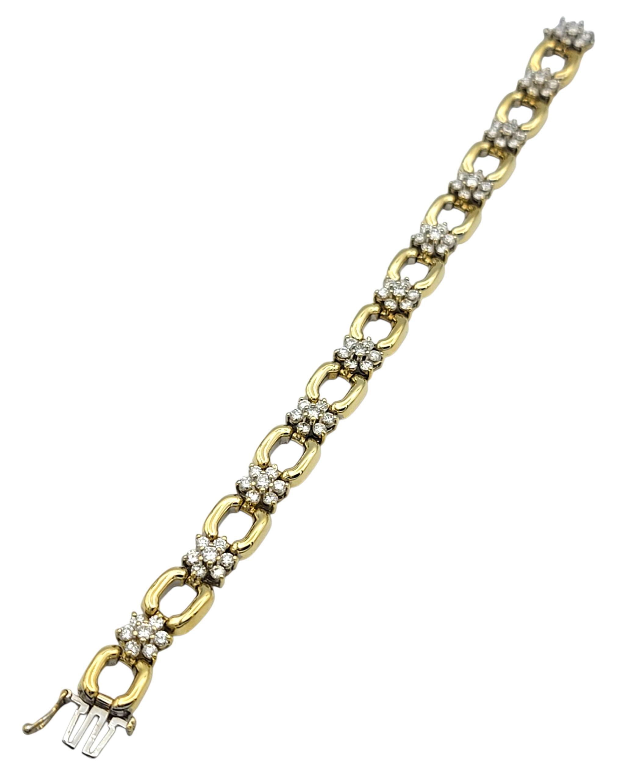 Contemporain Bracelet à maillons en or jaune 18 carats avec motifs de fleurs en diamants ronds en vente