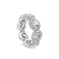 Roman Malakov Alianza de boda eterna con halo de diamantes de corte redondo total de 4,62 quilates