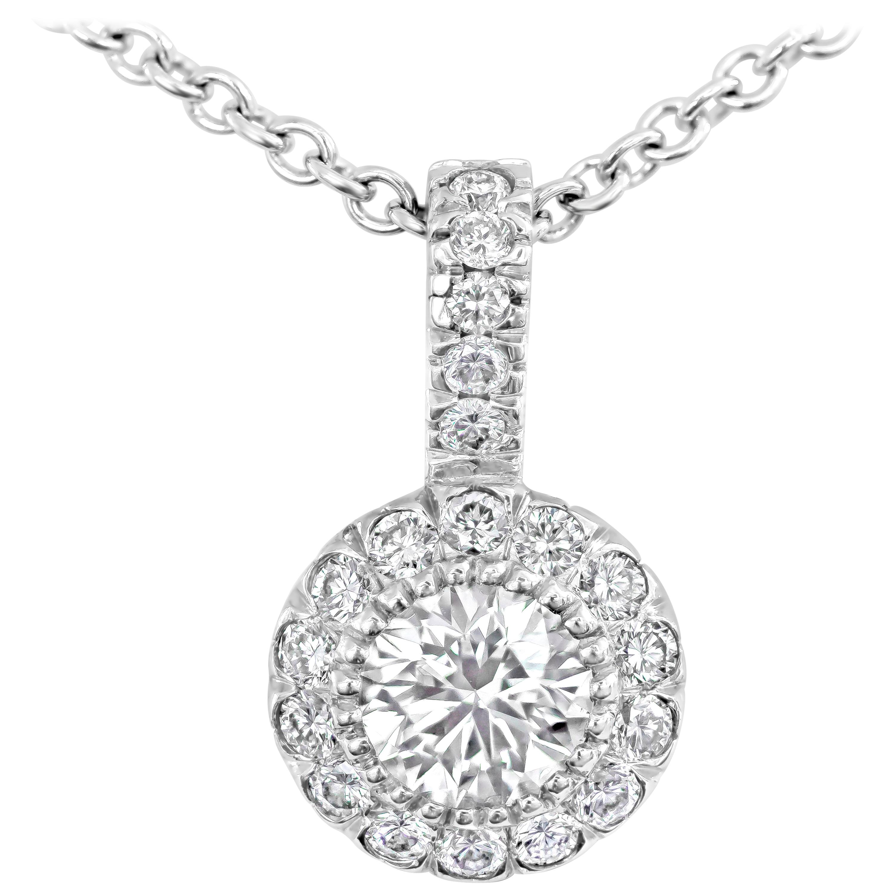 Roman Malakov Round Diamond Halo Pendant Necklace