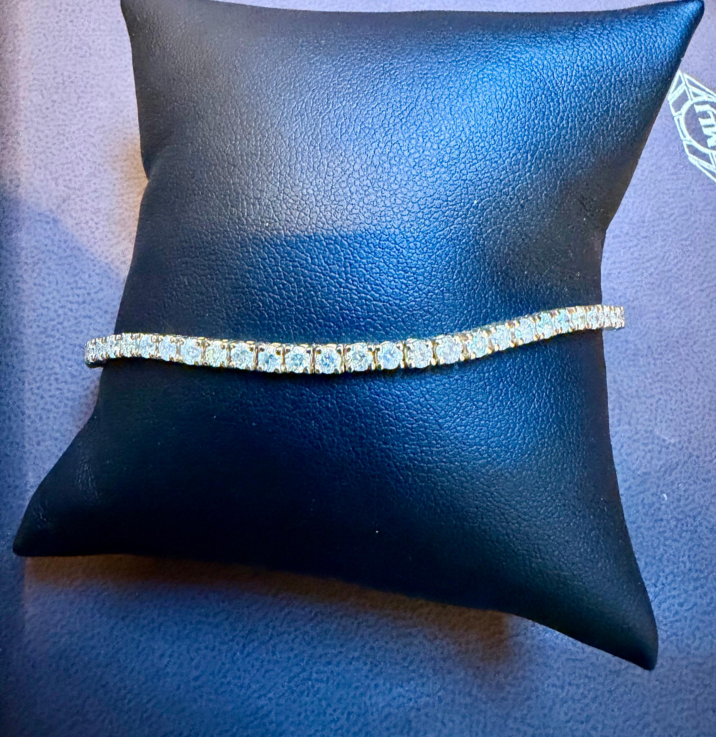 Bracelet de tennis en or jaune avec lignes de diamants ronds 3,85 carats, or jaune 14 K en vente 1