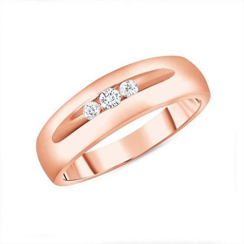 Im Angebot: Runder Diamant 14K Gold Herrenring mit drei Steinen () 3